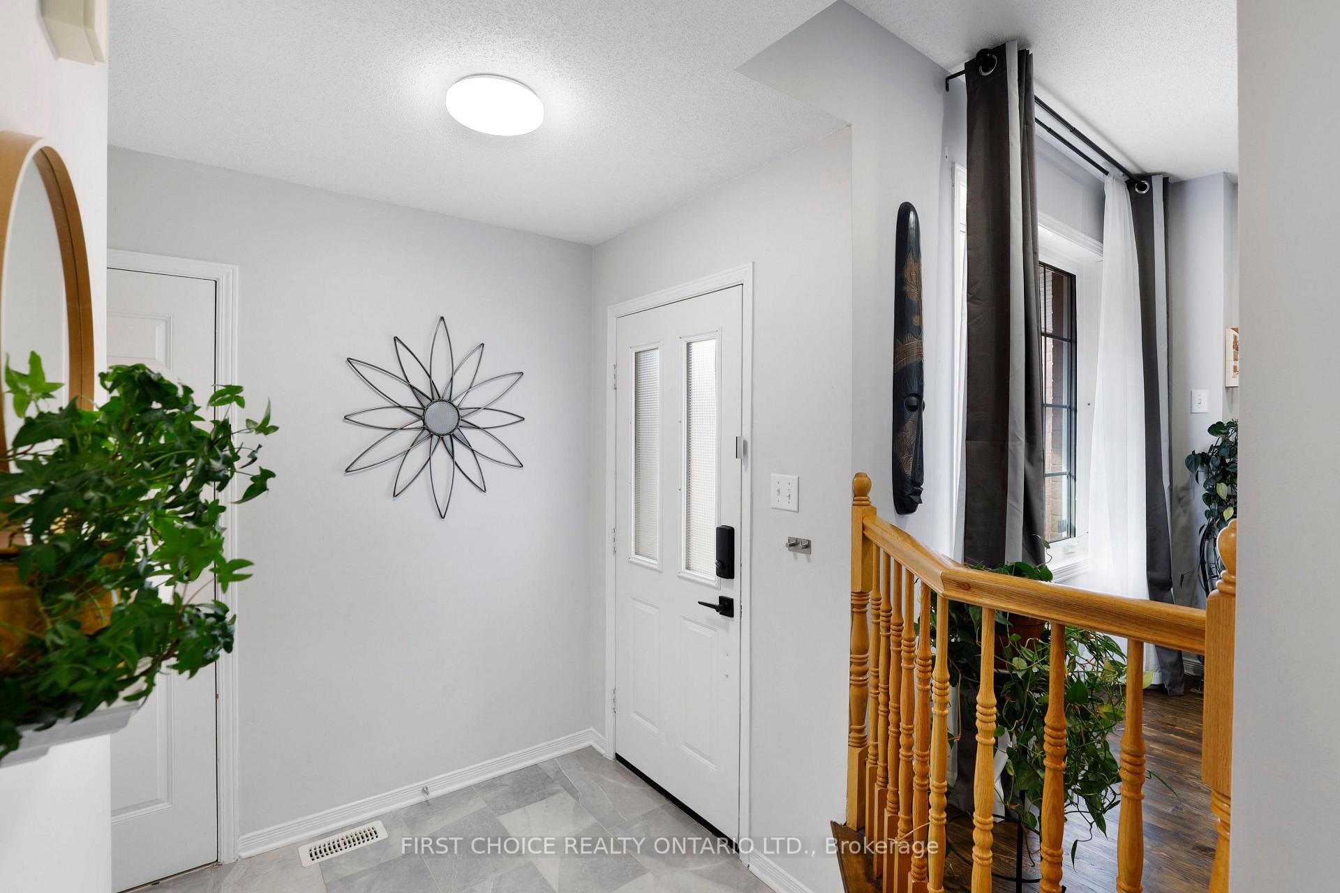 Photo 5 of 51 Central Park Drive, Ottawa, Central Park — HOMEH