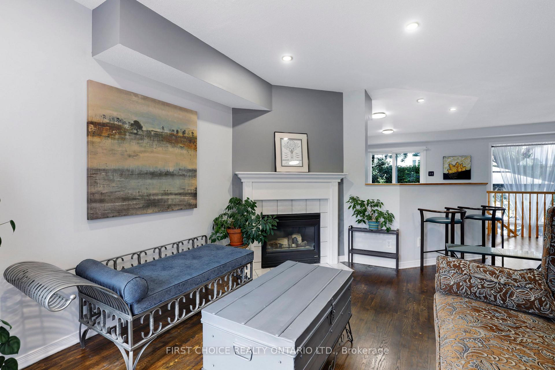 Photo 10 of 51 Central Park Drive, Ottawa, Central Park — HOMEH