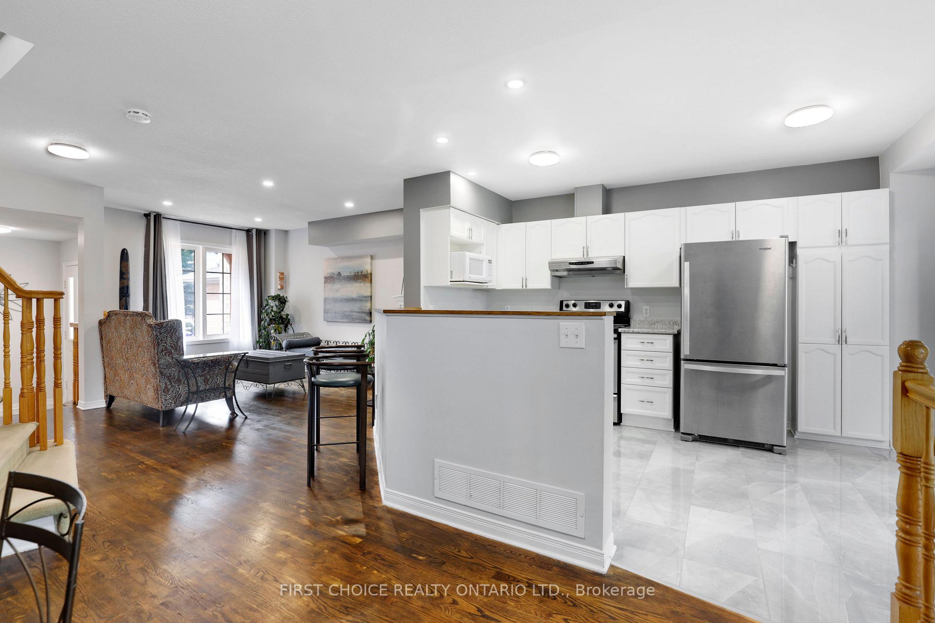 Photo 15 of 51 Central Park Drive, Ottawa, Central Park — HOMEH