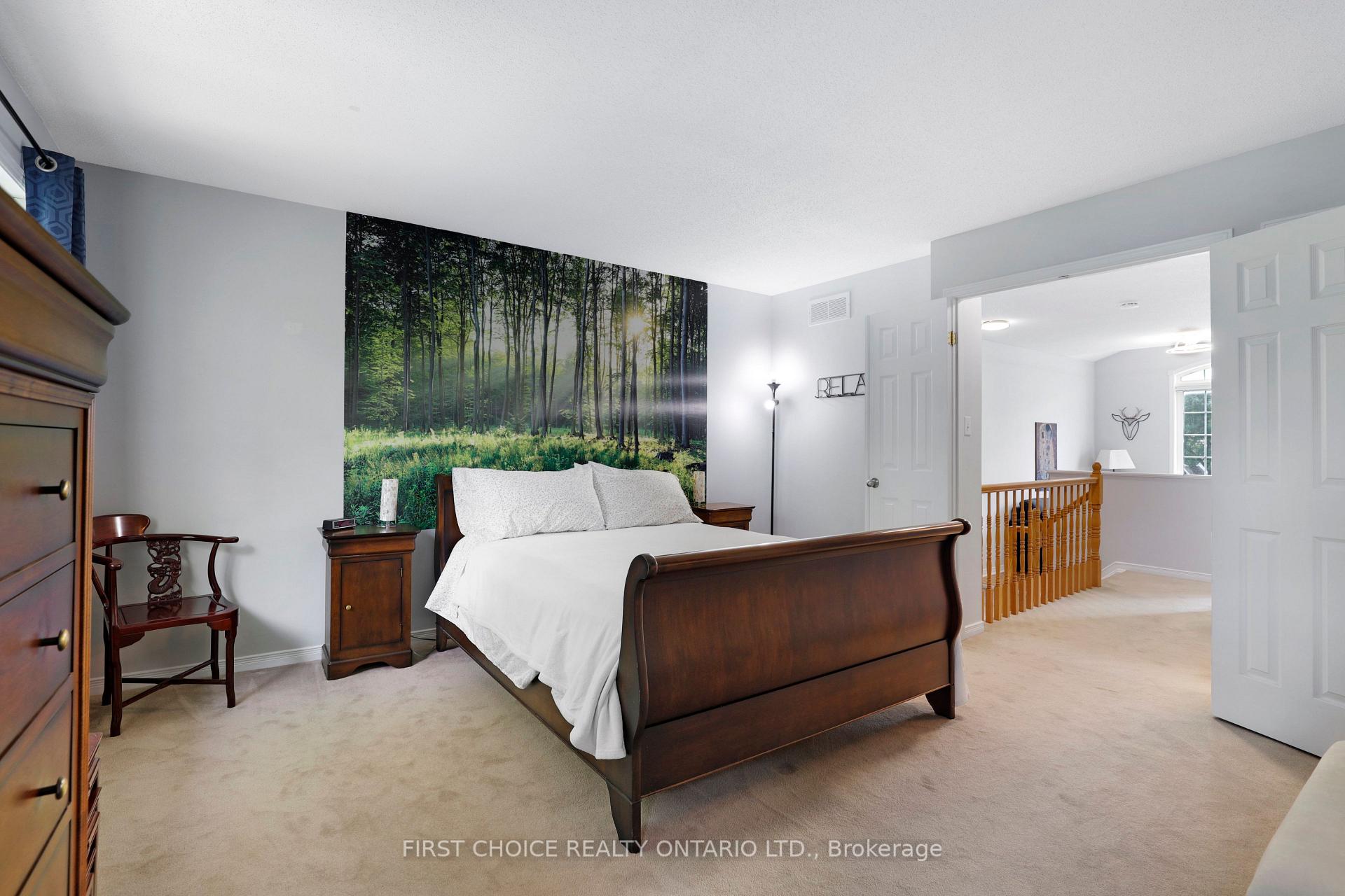 Photo 25 of 51 Central Park Drive, Ottawa, Central Park — HOMEH