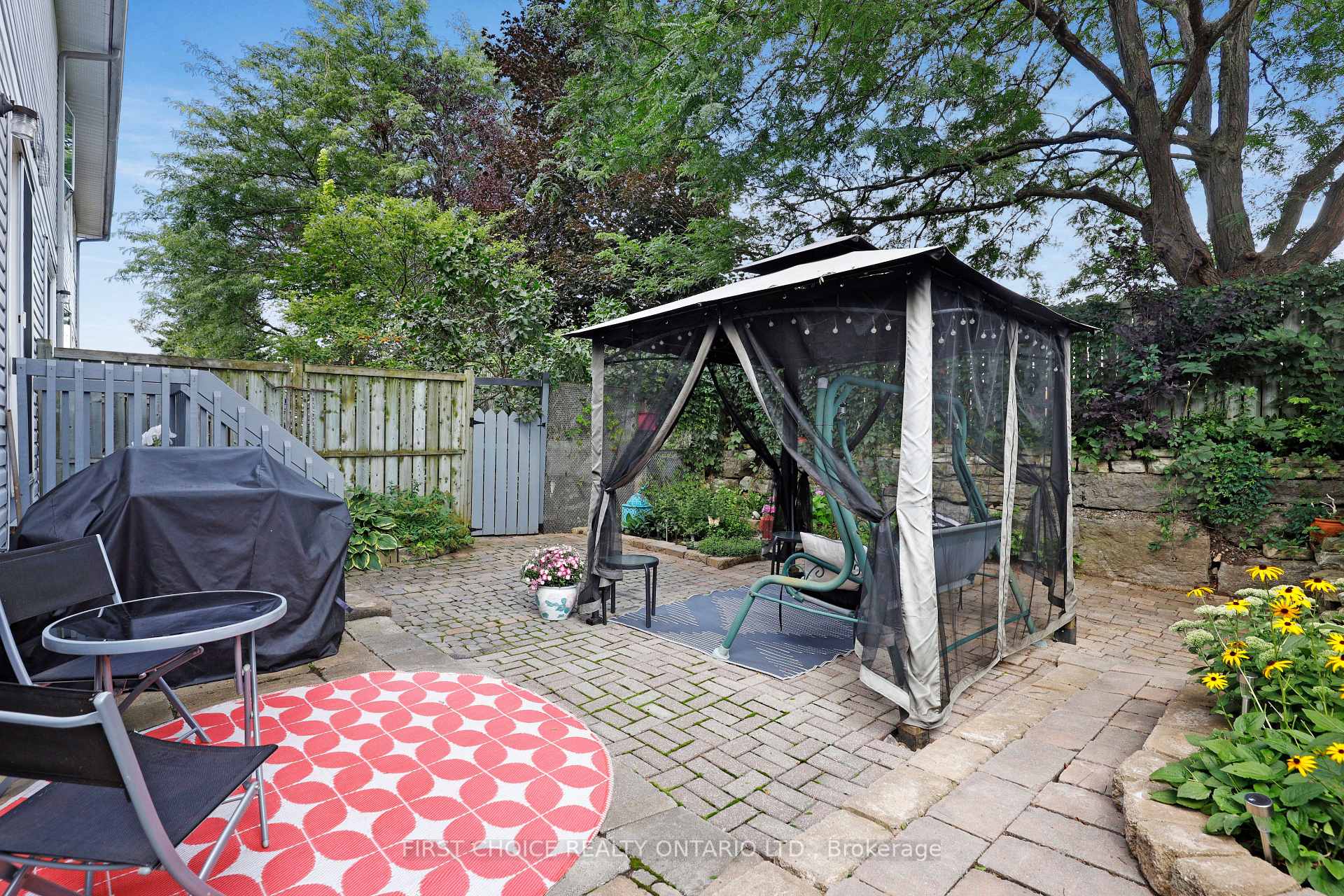 Photo 32 of 51 Central Park Drive, Ottawa, Central Park — HOMEH