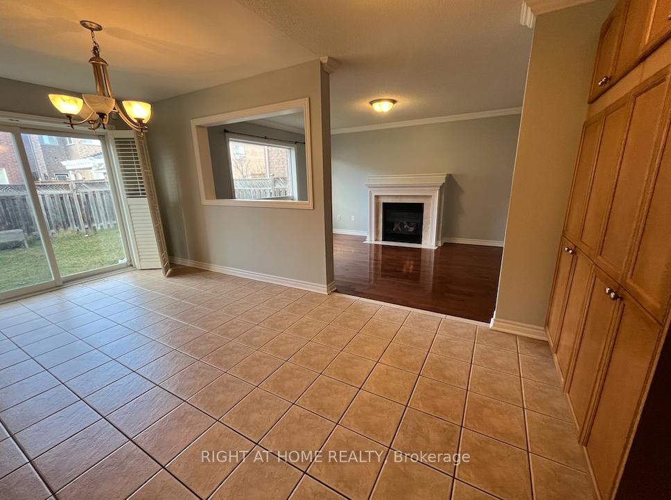 Photo 4 of Unit Main, 22 Amboise Crescent, Brampton, Fletcher's Meadow — HOMEH