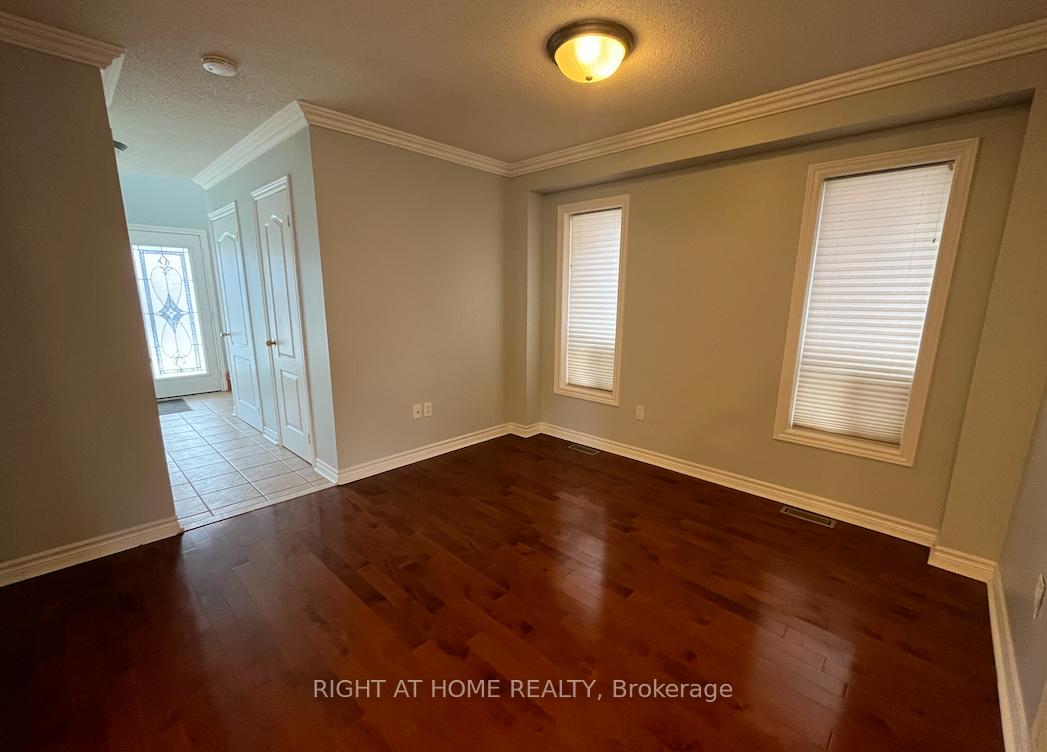 Photo 9 of Unit Main, 22 Amboise Crescent, Brampton, Fletcher's Meadow — HOMEH