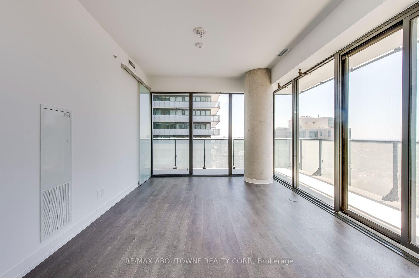 Photo 6 of Unit 2010, 161 Roehampton Avenue, Toronto, Mount Pleasant West — HOMEH