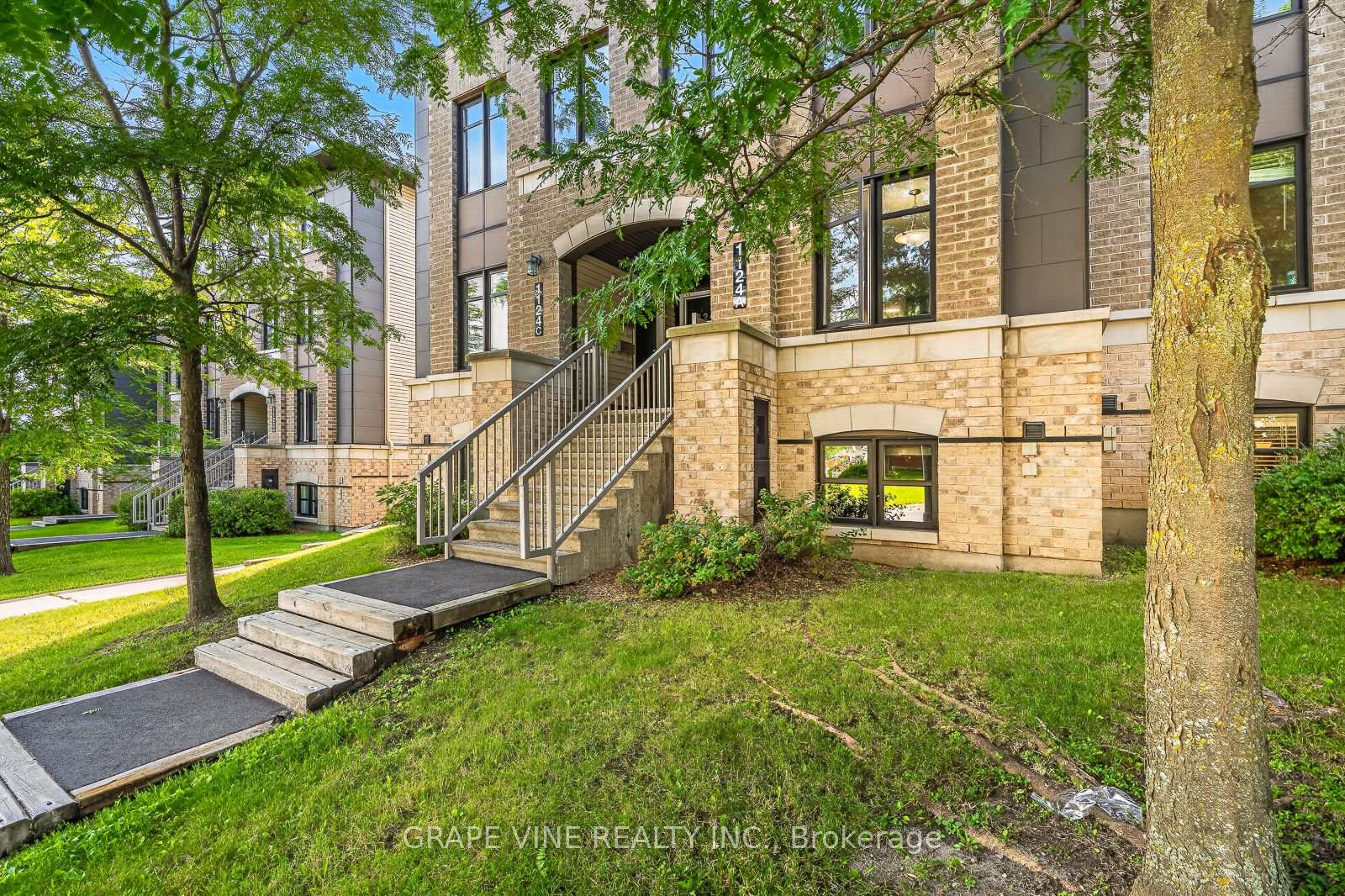 Photo 2 of Unit Unit A, 1124 Klondike Road, Ottawa, Kanata - Morgan's Grant/South March — HOMEH