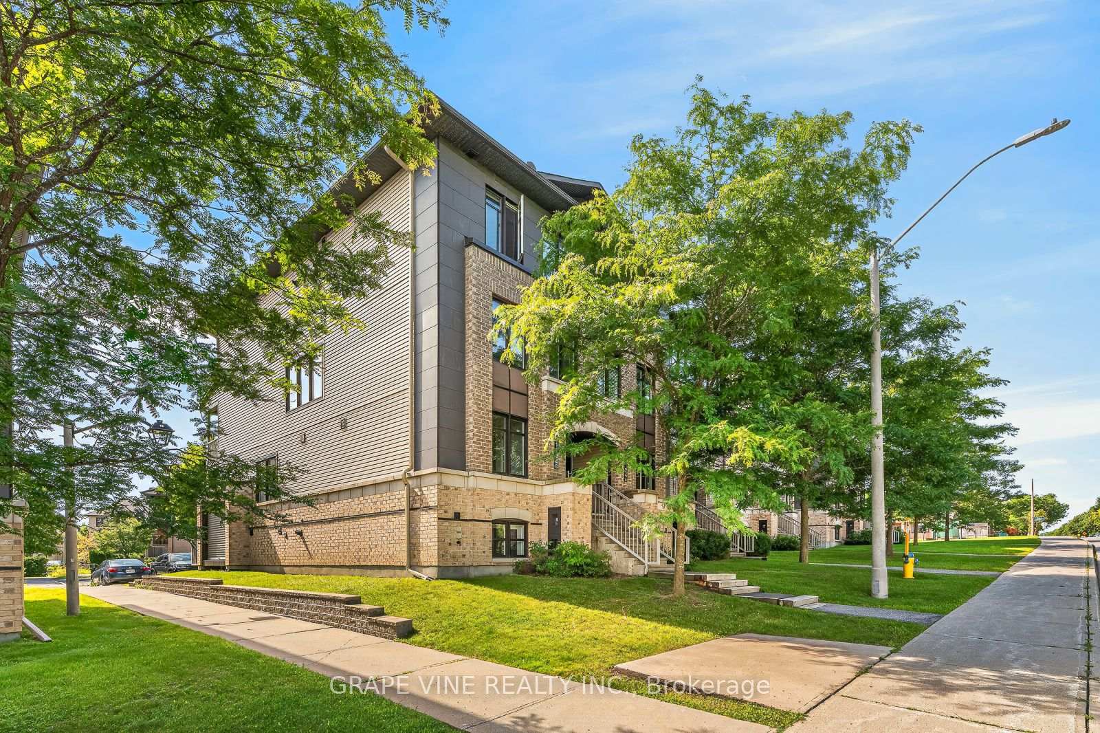 Photo 4 of Unit Unit A, 1124 Klondike Road, Ottawa, Kanata - Morgan's Grant/South March — HOMEH