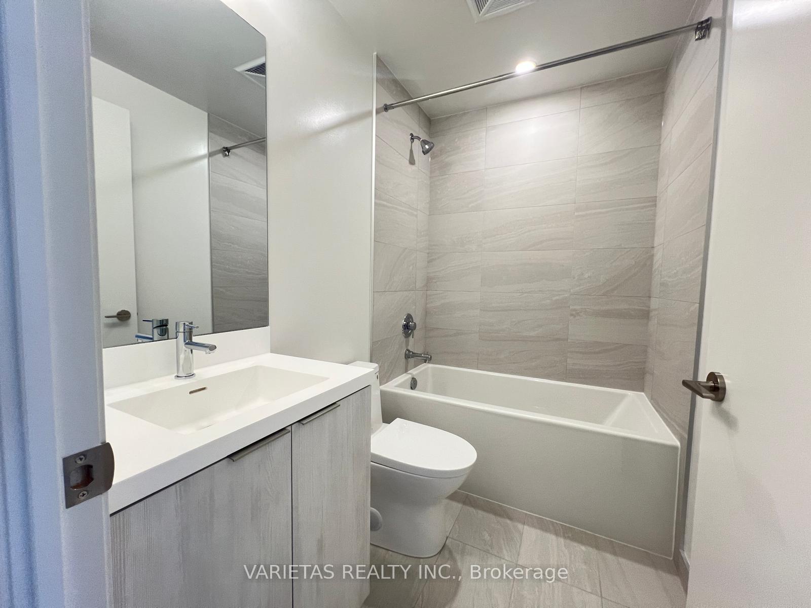 Photo 13 of Unit 2016, 400 King Street W, Toronto, Waterfront Communities — HOMEH