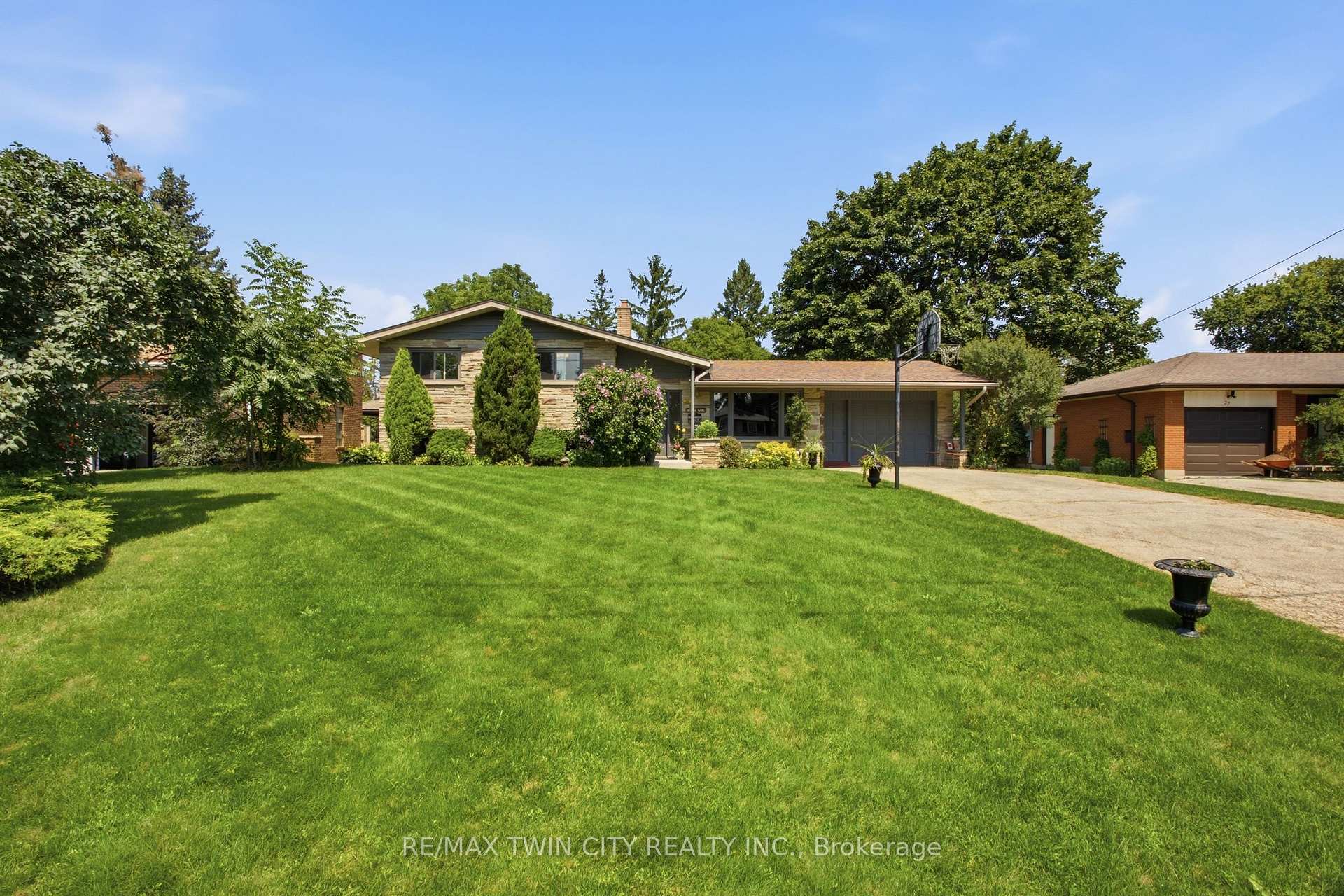 Photo 1 of 28 Alice Crescent, Wilmot — HOMEH