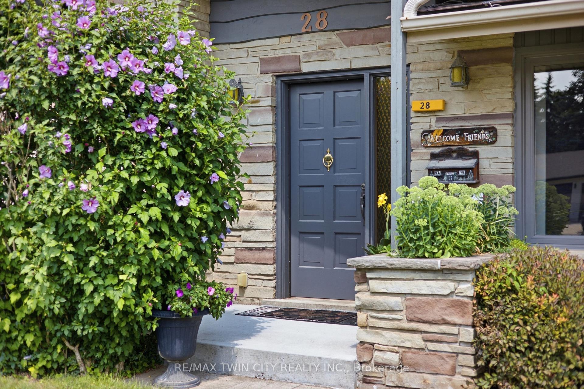 Photo 3 of 28 Alice Crescent, Wilmot — HOMEH