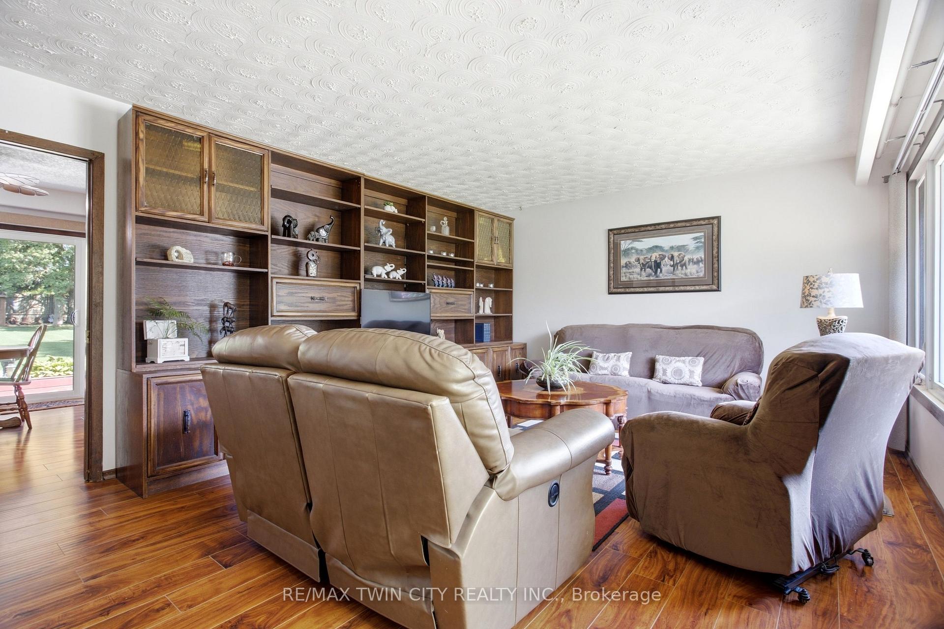 Photo 6 of 28 Alice Crescent, Wilmot — HOMEH