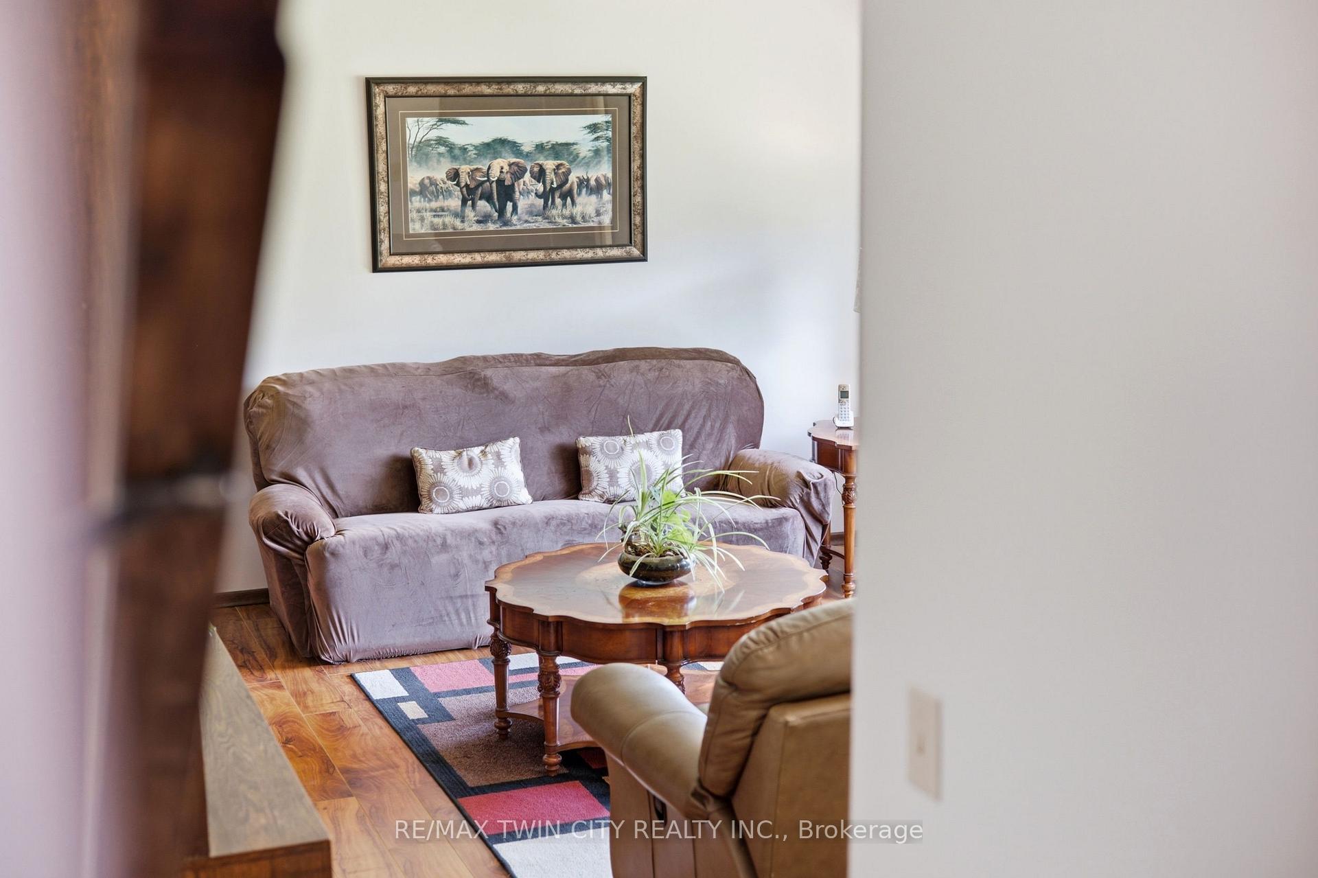 Photo 8 of 28 Alice Crescent, Wilmot — HOMEH
