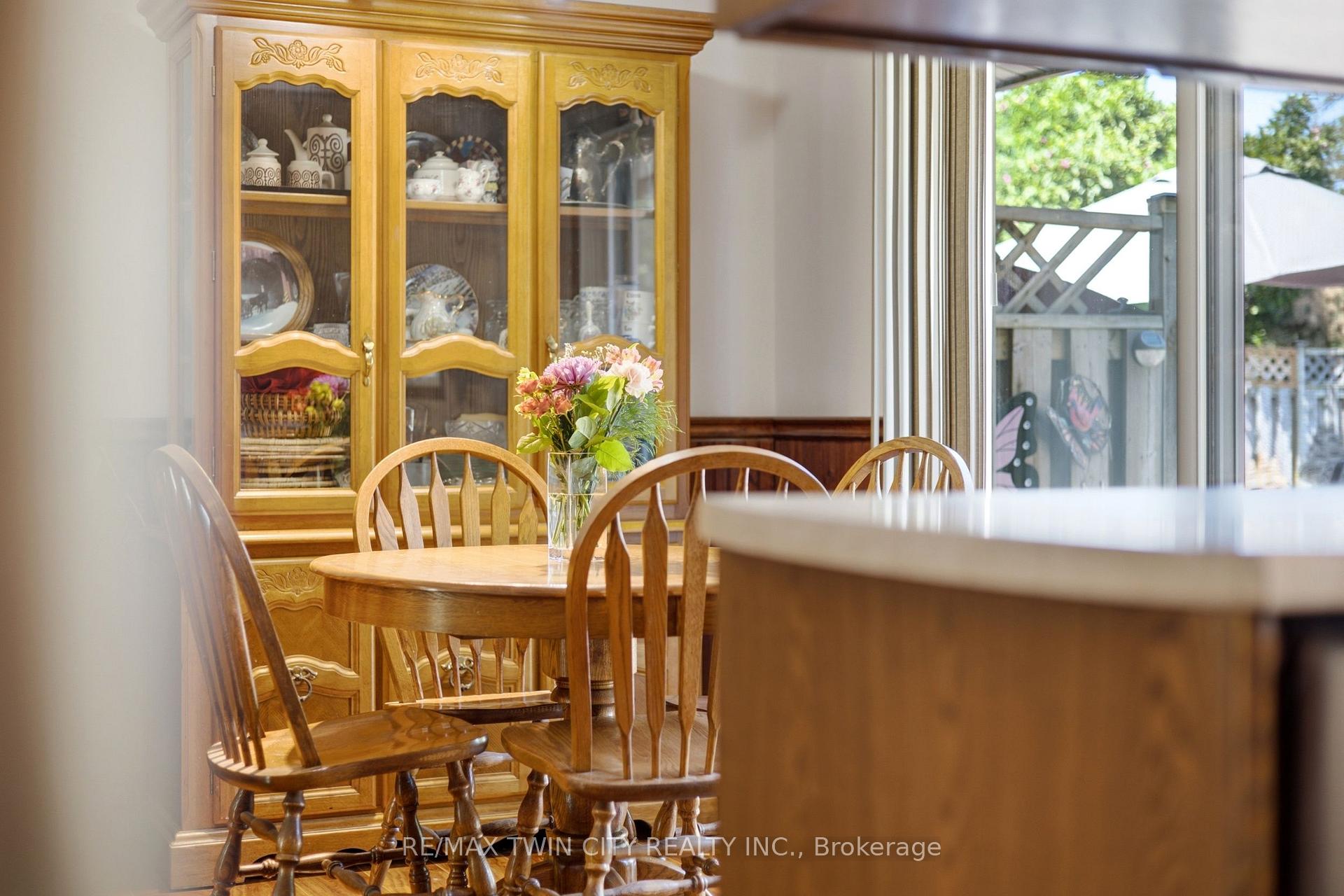 Photo 9 of 28 Alice Crescent, Wilmot — HOMEH