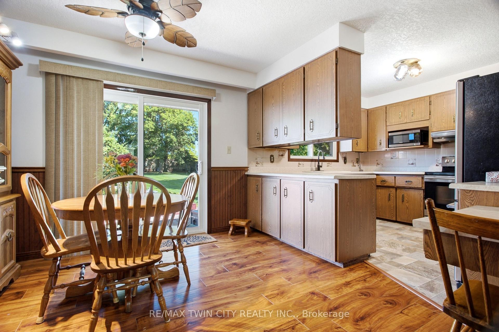 Photo 10 of 28 Alice Crescent, Wilmot — HOMEH