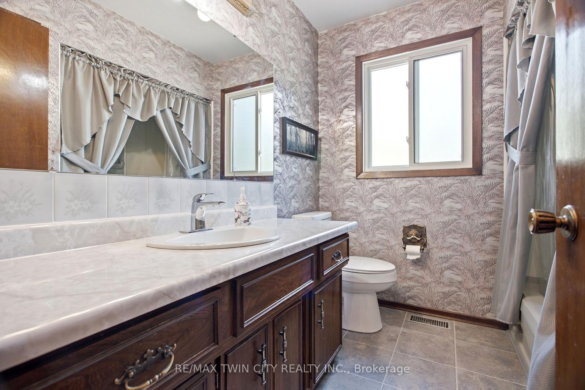 Photo 14 of 28 Alice Crescent, Wilmot — HOMEH