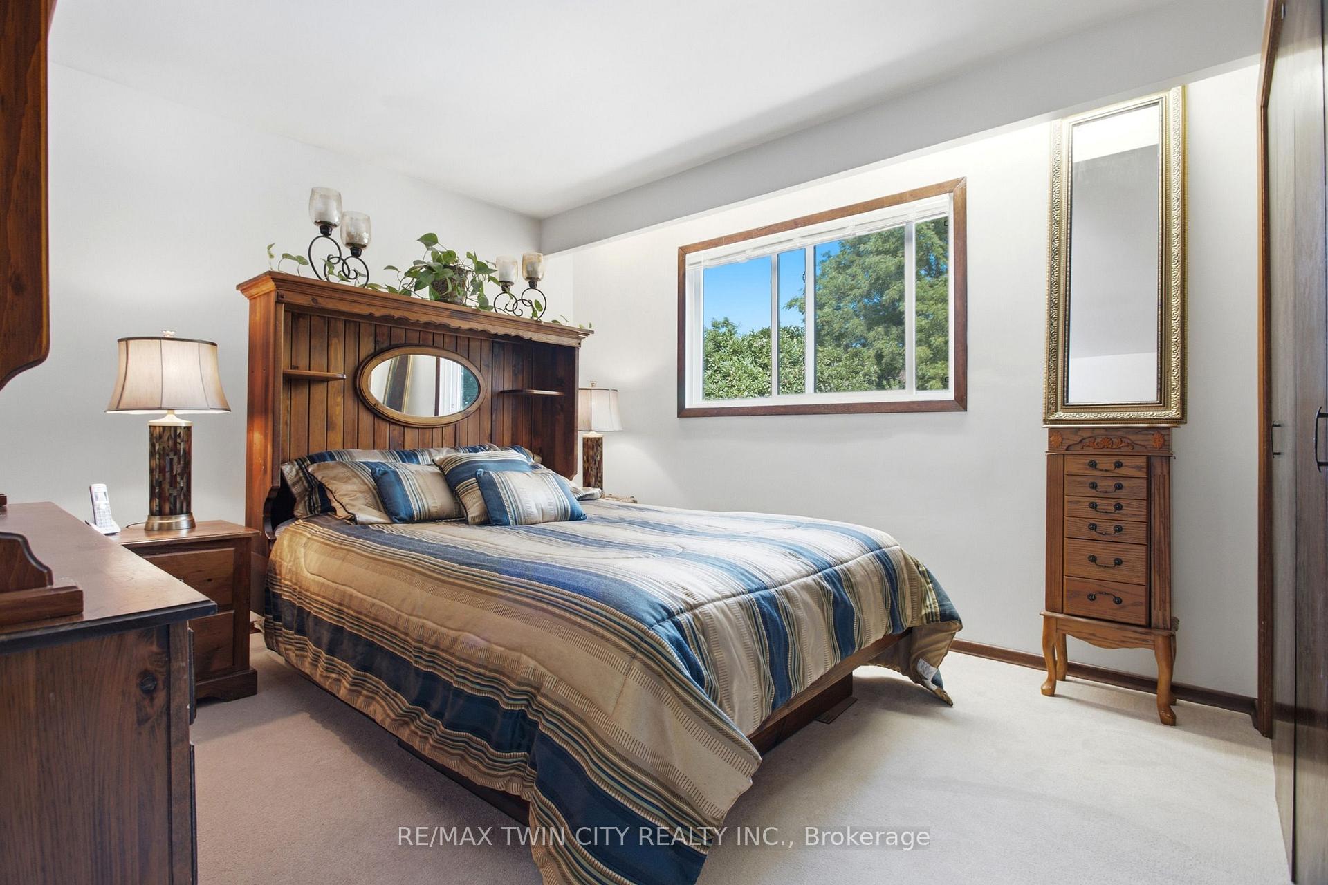 Photo 16 of 28 Alice Crescent, Wilmot — HOMEH