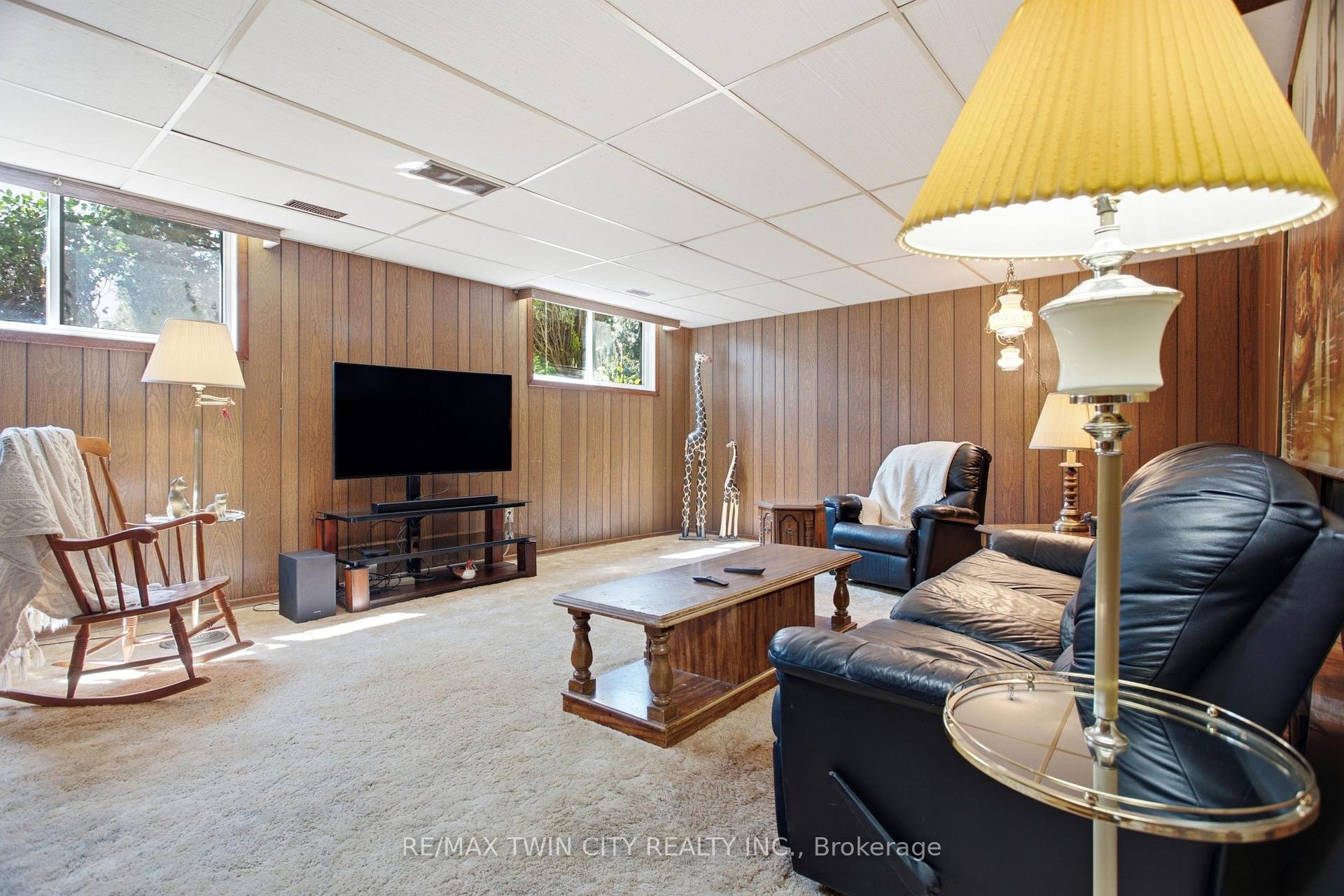 Photo 20 of 28 Alice Crescent, Wilmot — HOMEH
