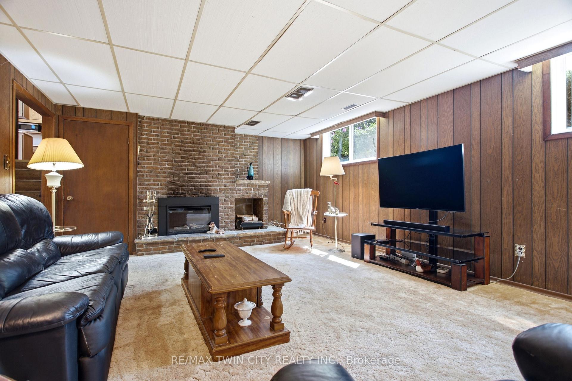 Photo 21 of 28 Alice Crescent, Wilmot — HOMEH