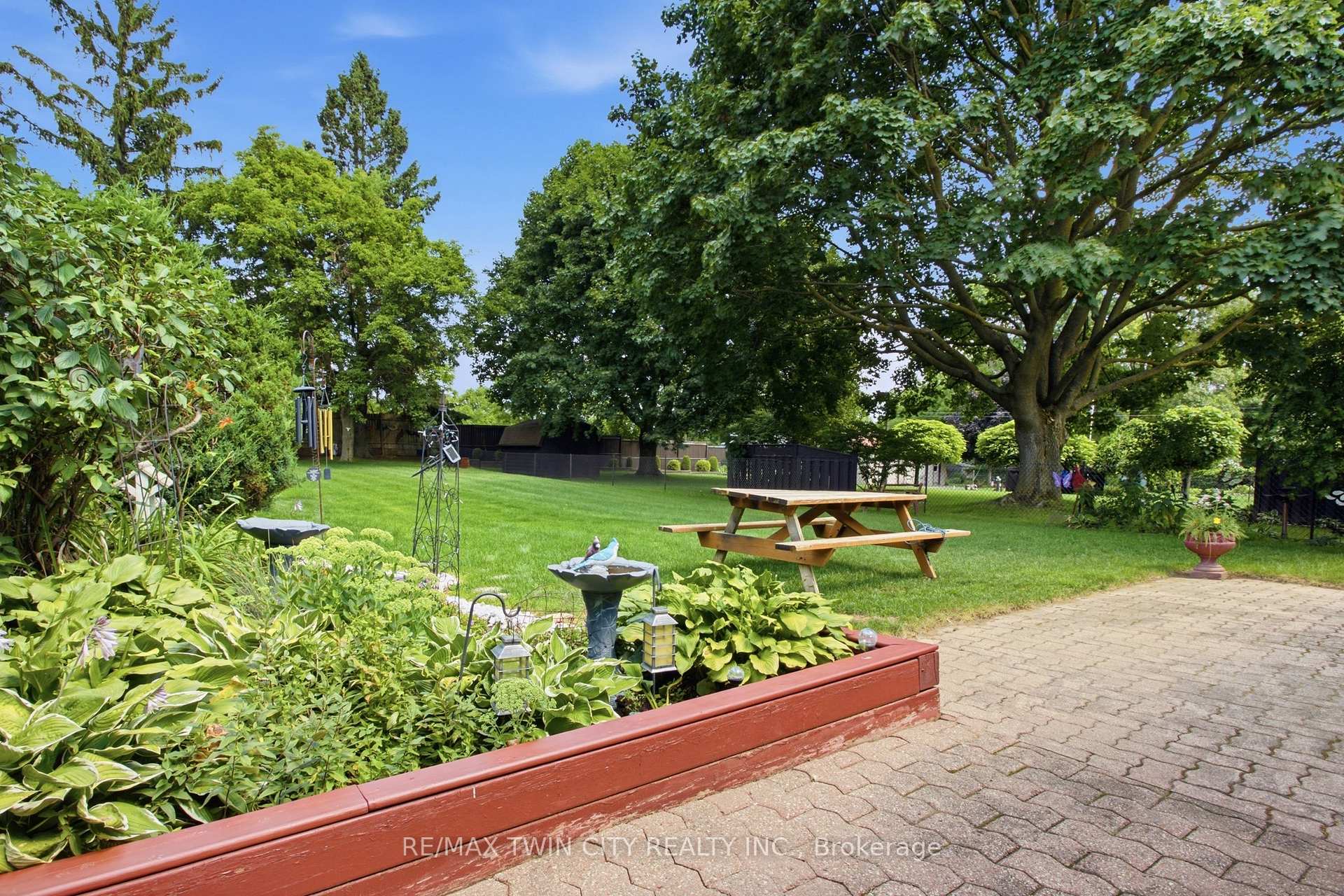 Photo 27 of 28 Alice Crescent, Wilmot — HOMEH