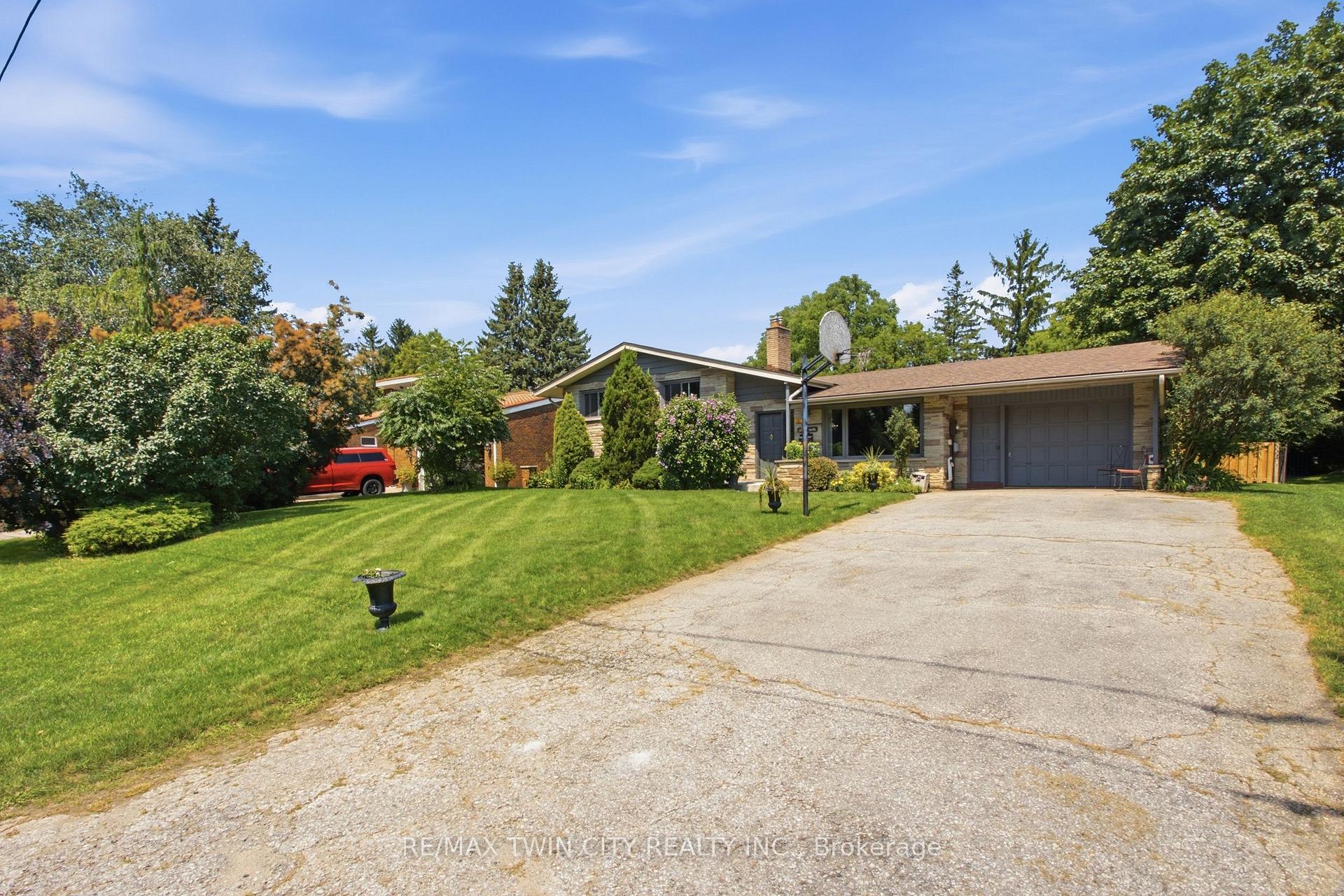 Photo 34 of 28 Alice Crescent, Wilmot — HOMEH