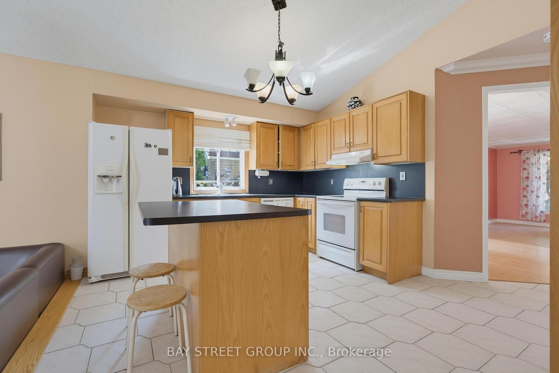 Photo 13 of 1019 Aldersbrook Road, London, North I — HOMEH