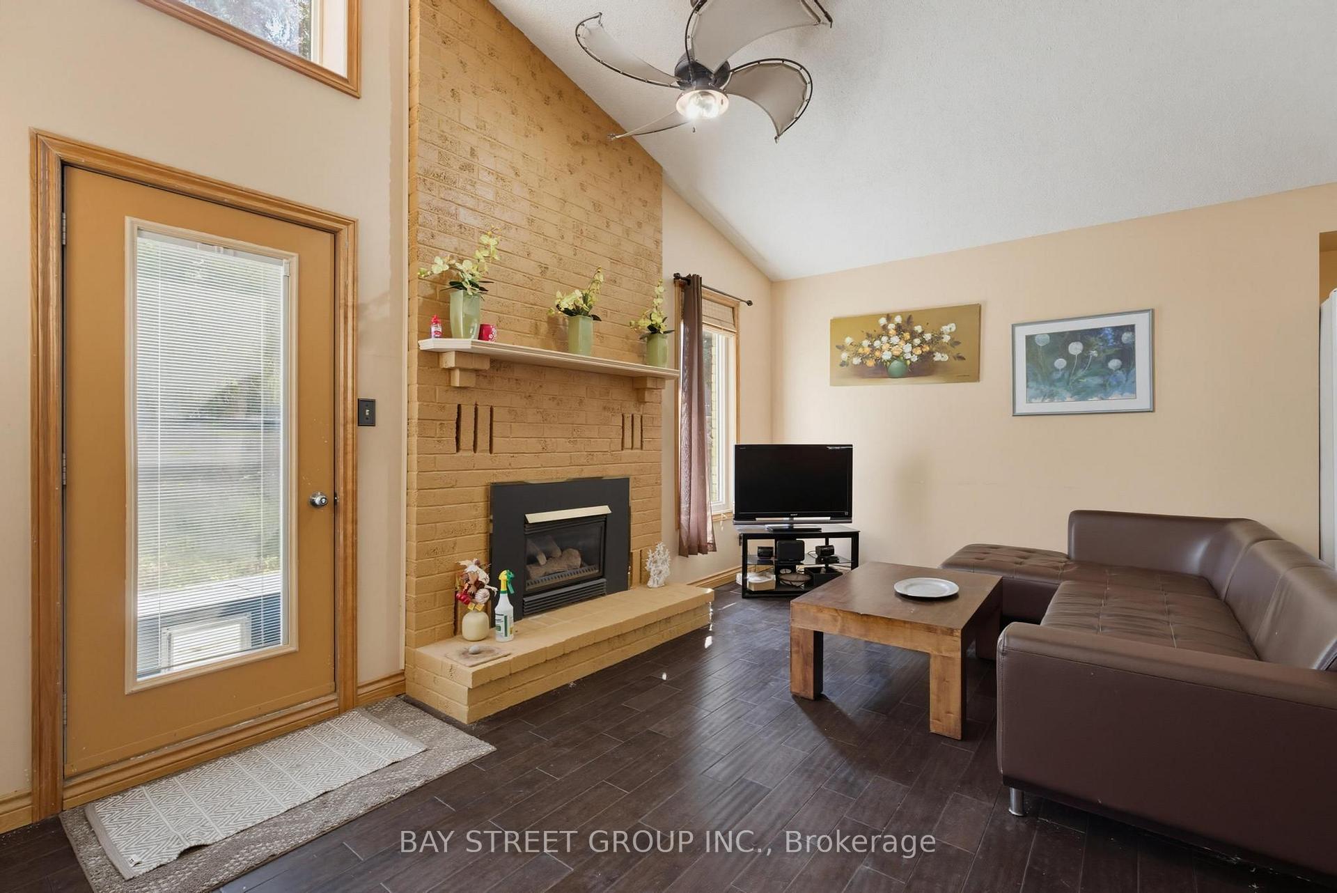 Photo 18 of 1019 Aldersbrook Road, London, North I — HOMEH