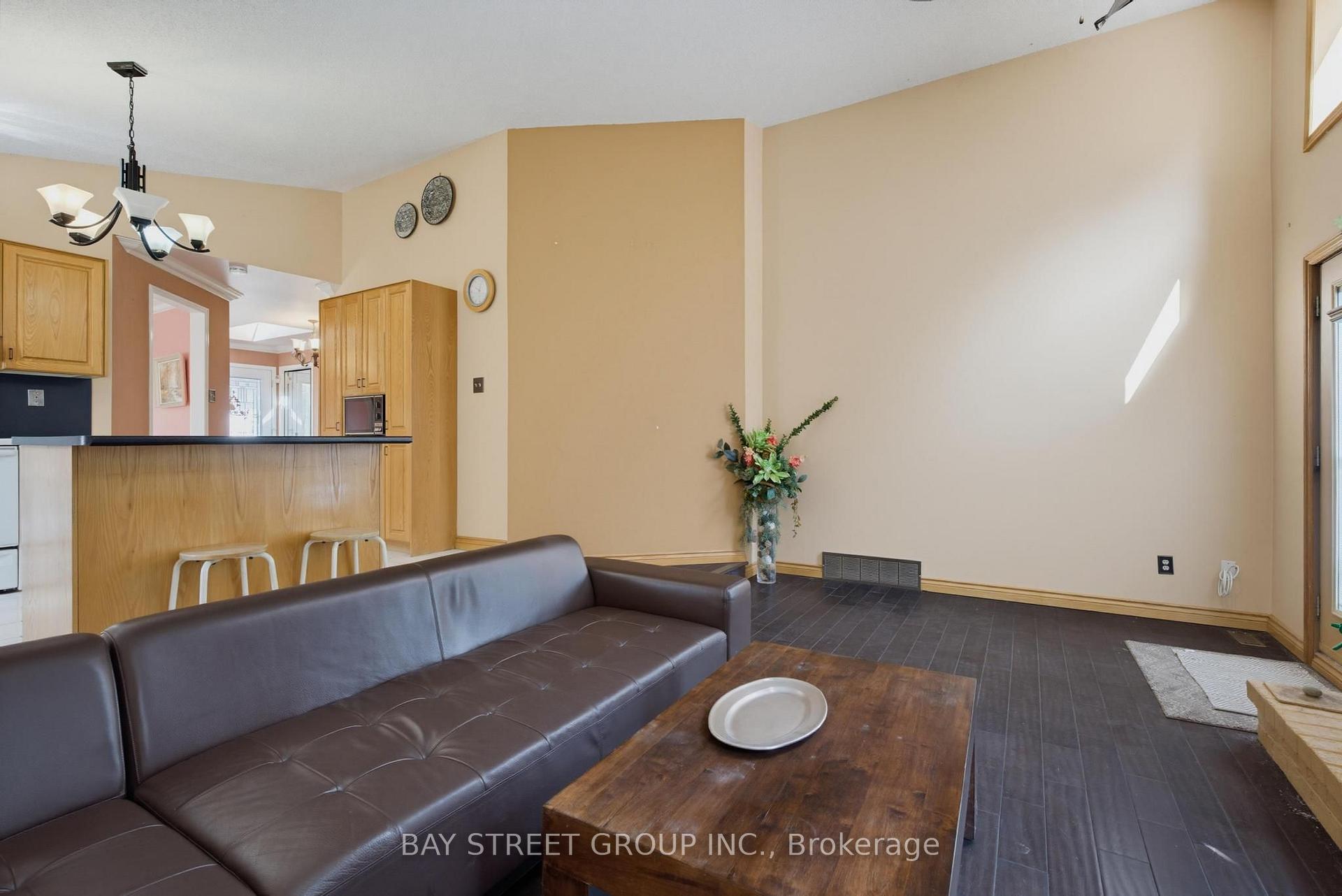 Photo 20 of 1019 Aldersbrook Road, London, North I — HOMEH
