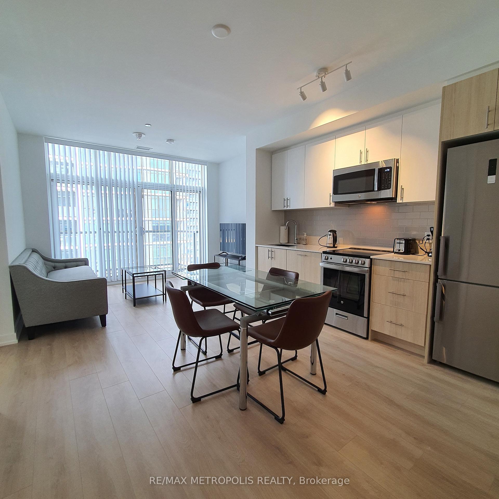 Photo of Unit 807, 1195 The Queensway