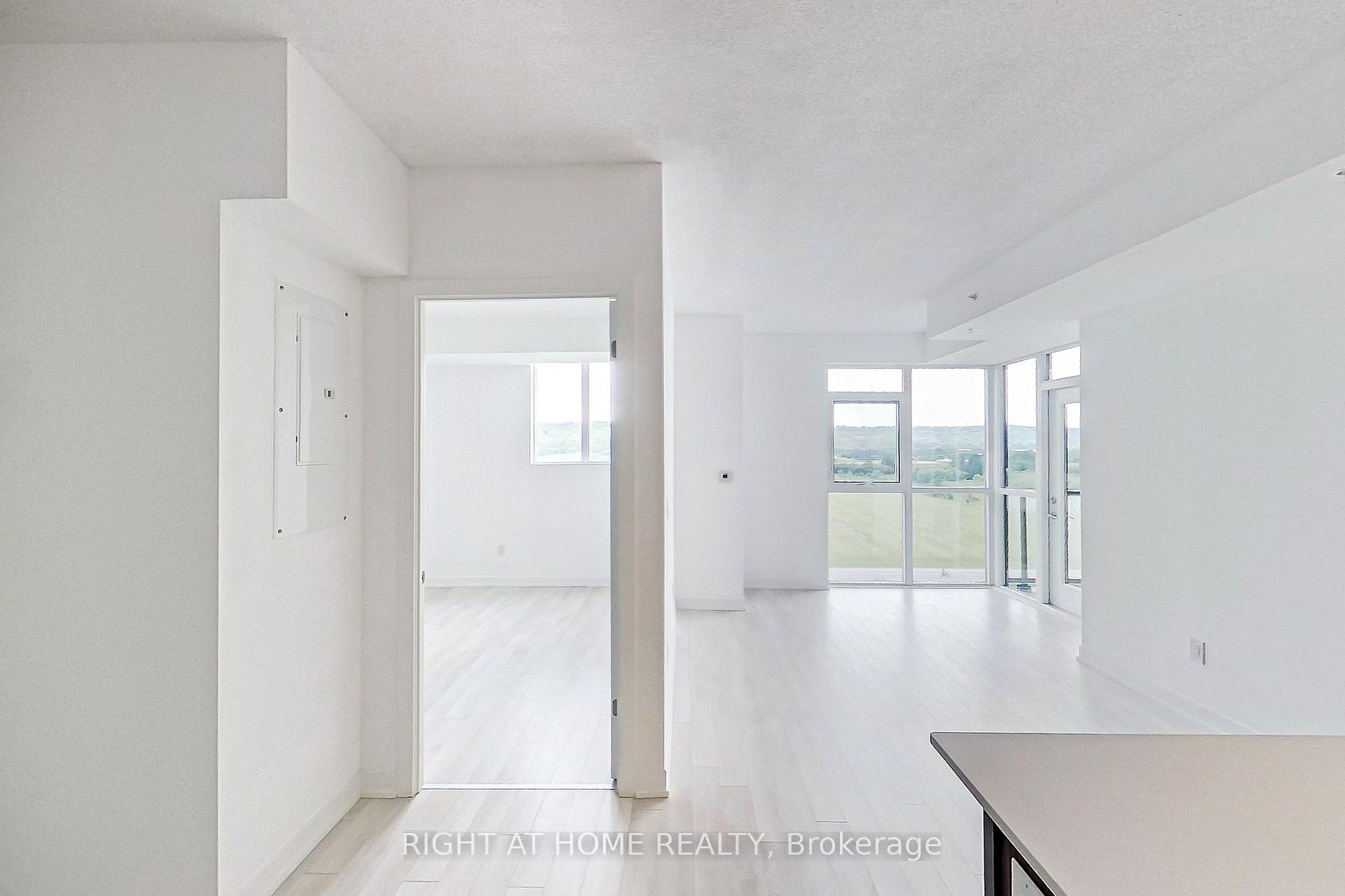 Photo 3 of Unit 809, 550 North Service Road, Grimsby, Grimsby Beach — HOMEH