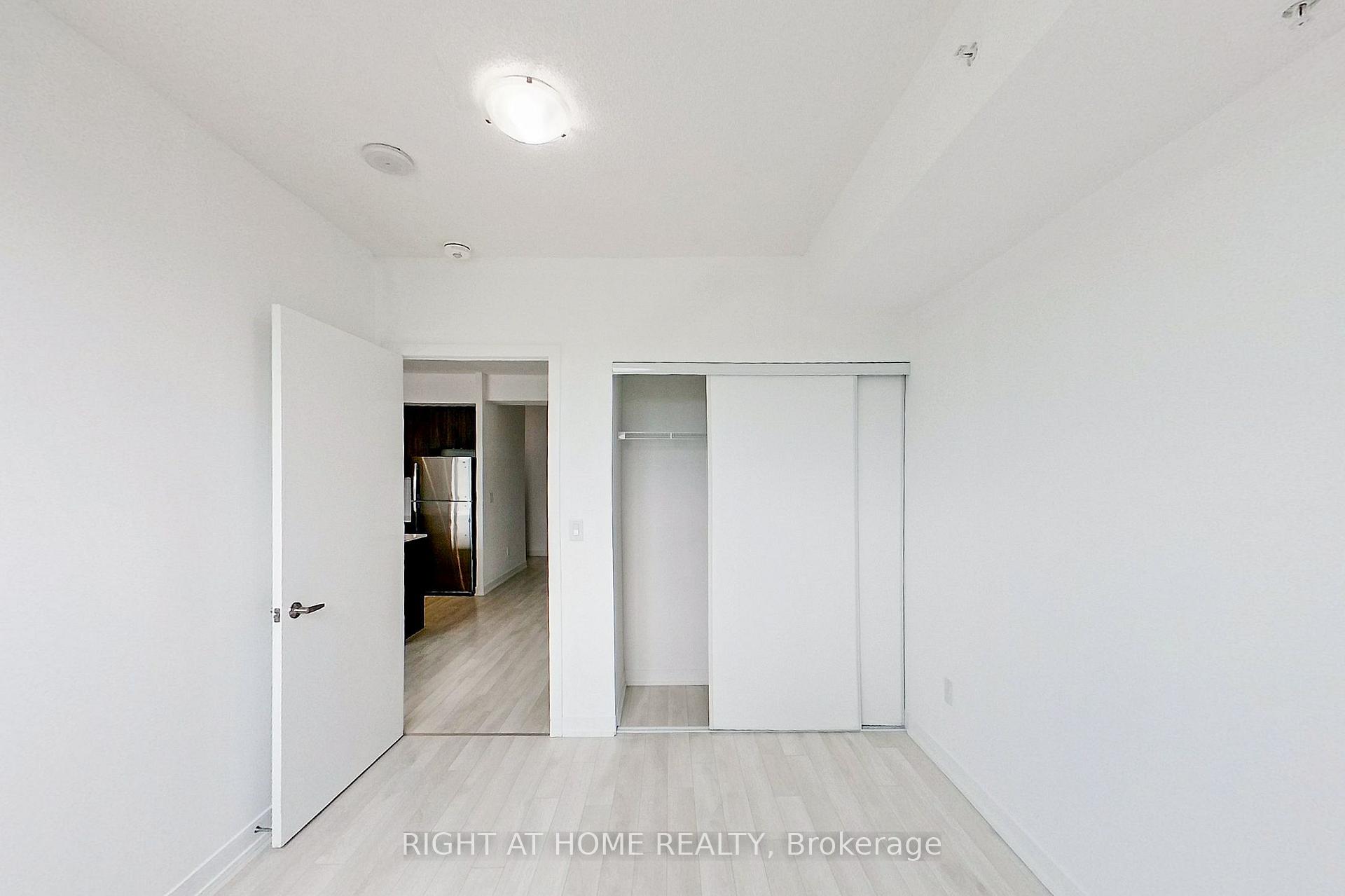 Photo 12 of Unit 809, 550 North Service Road, Grimsby, Grimsby Beach — HOMEH