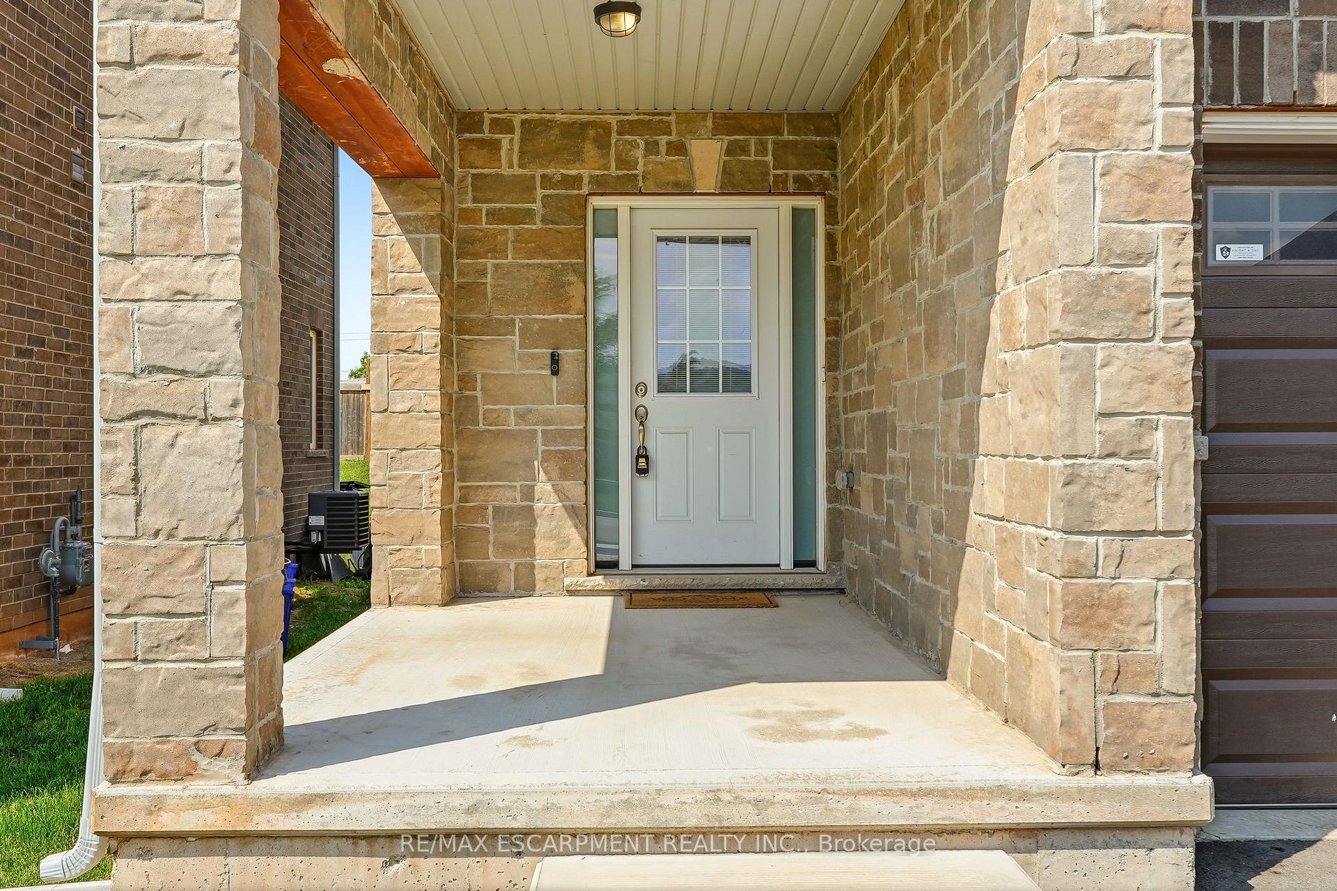 Photo 2 of 67 Pinot Crescent, Hamilton, Fruitland — HOMEH
