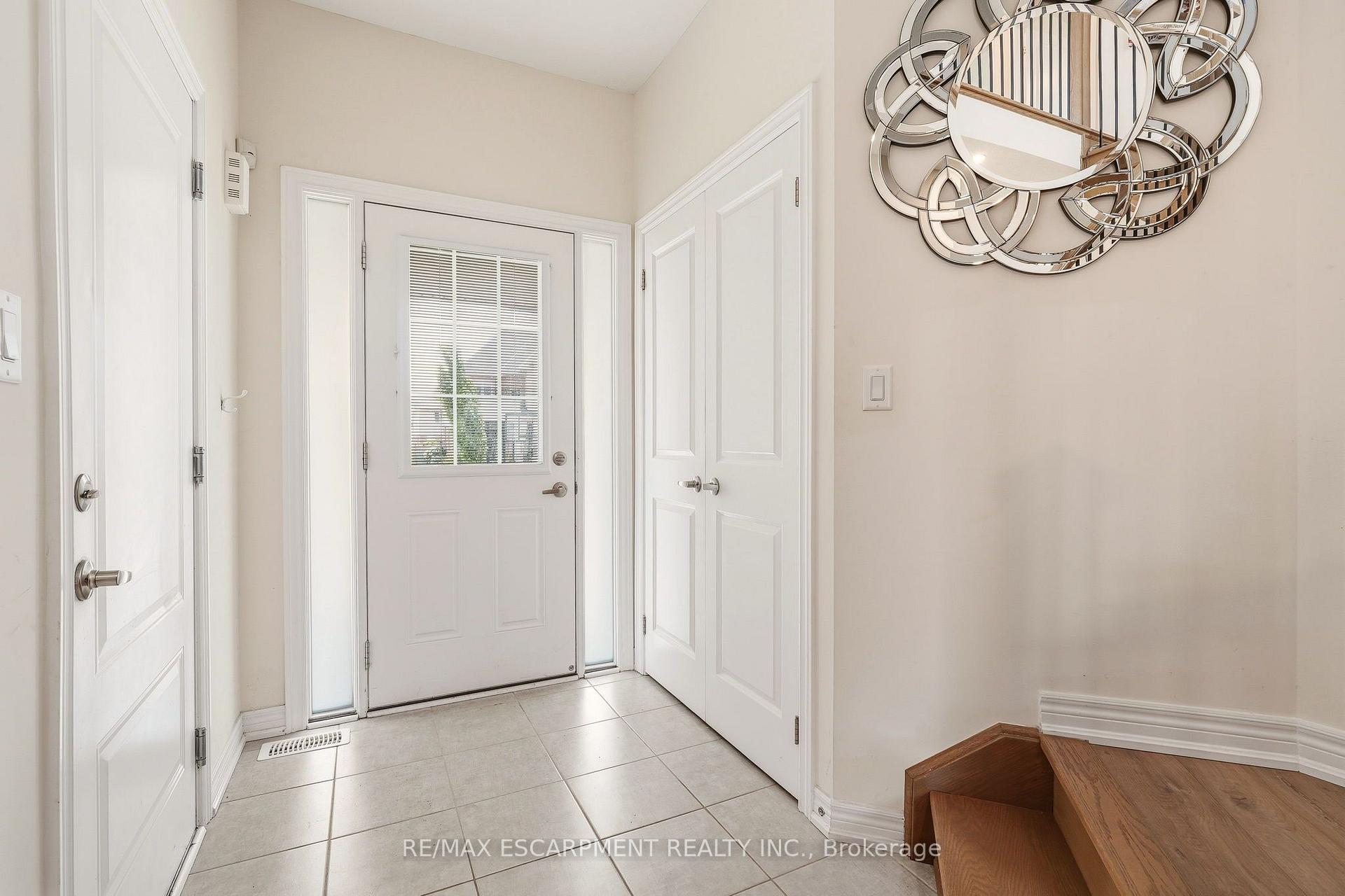Photo 3 of 67 Pinot Crescent, Hamilton, Fruitland — HOMEH