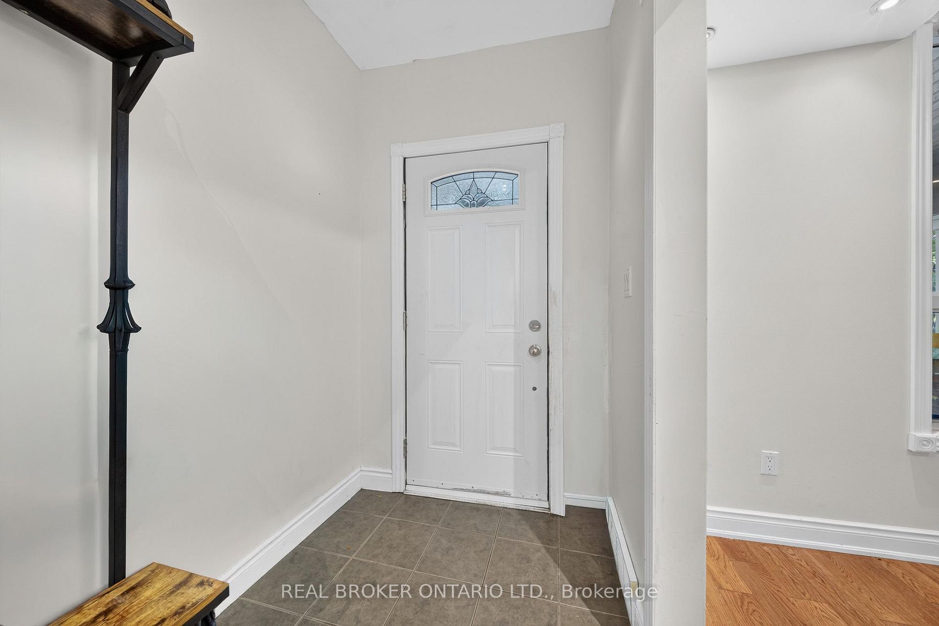 Photo 4 of 109 Gladstone Avenue, Hamilton, St. Clair — HOMEH