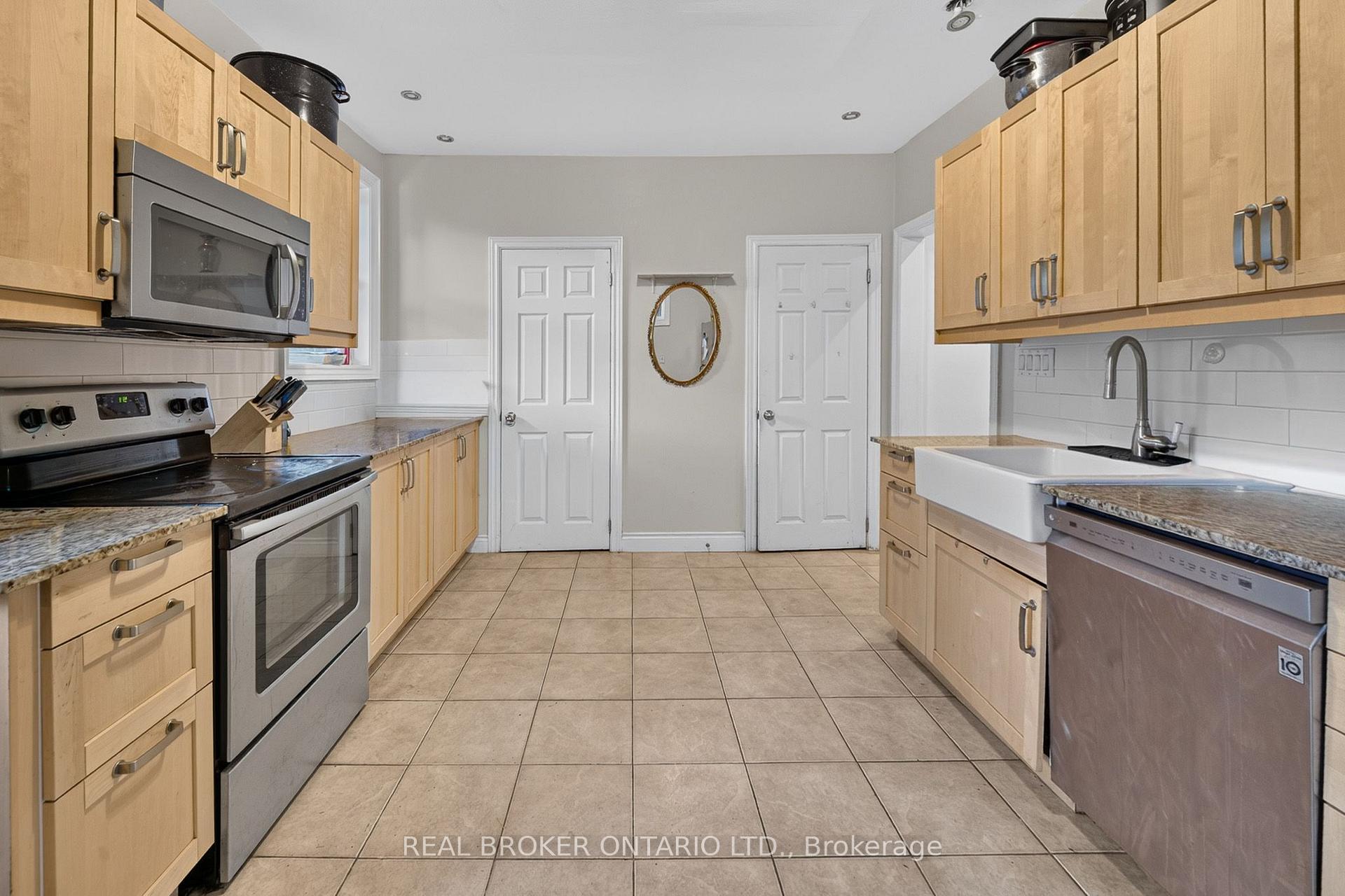 Photo 12 of 109 Gladstone Avenue, Hamilton, St. Clair — HOMEH