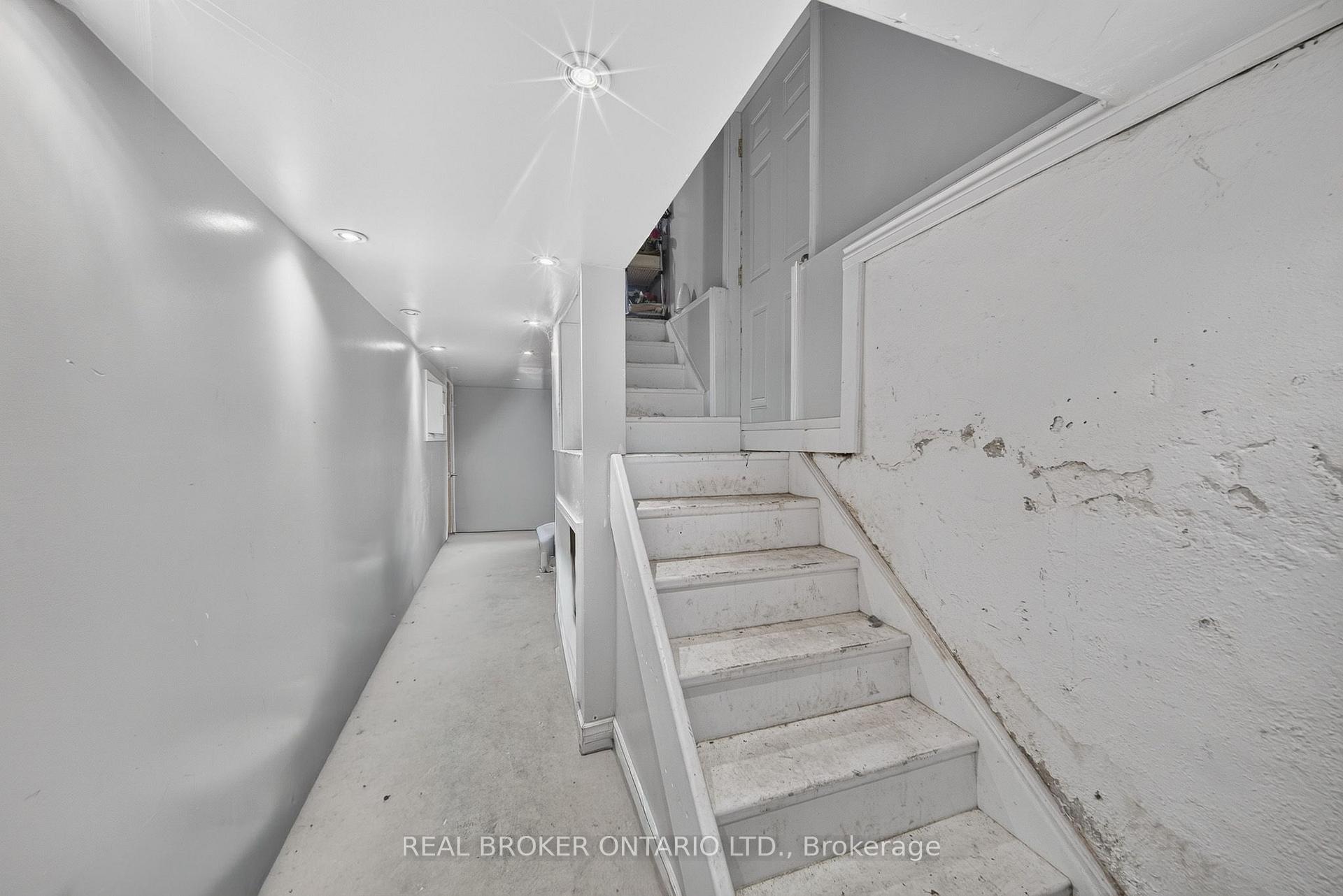 Photo 23 of 109 Gladstone Avenue, Hamilton, St. Clair — HOMEH