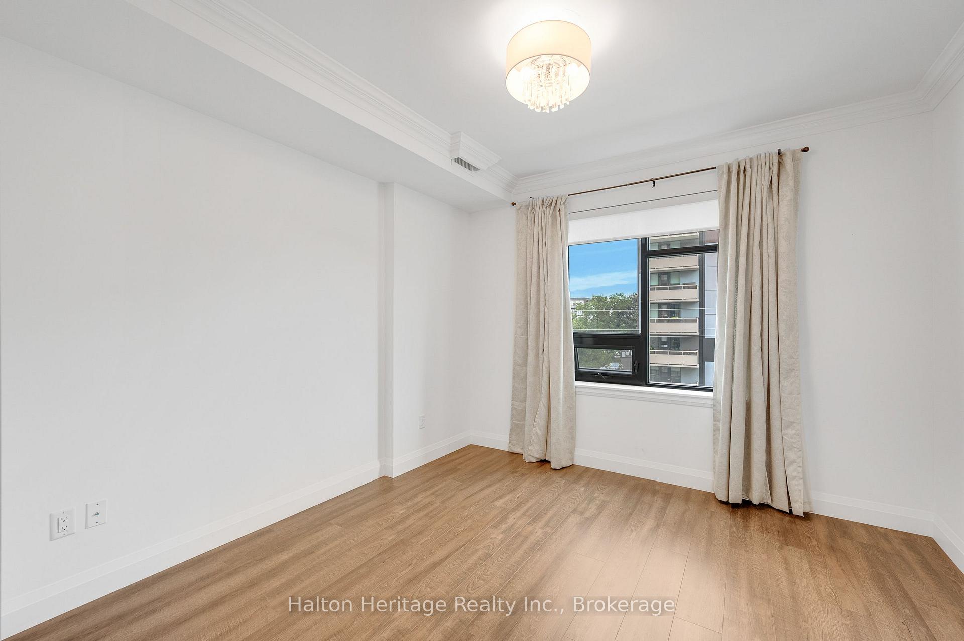 Photo 13 of Unit 313, 30 Hamilton Street S, Hamilton, Waterdown — HOMEH