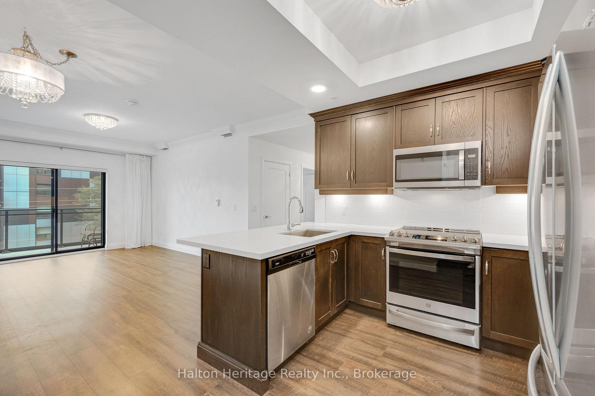 Photo 15 of Unit 313, 30 Hamilton Street S, Hamilton, Waterdown — HOMEH