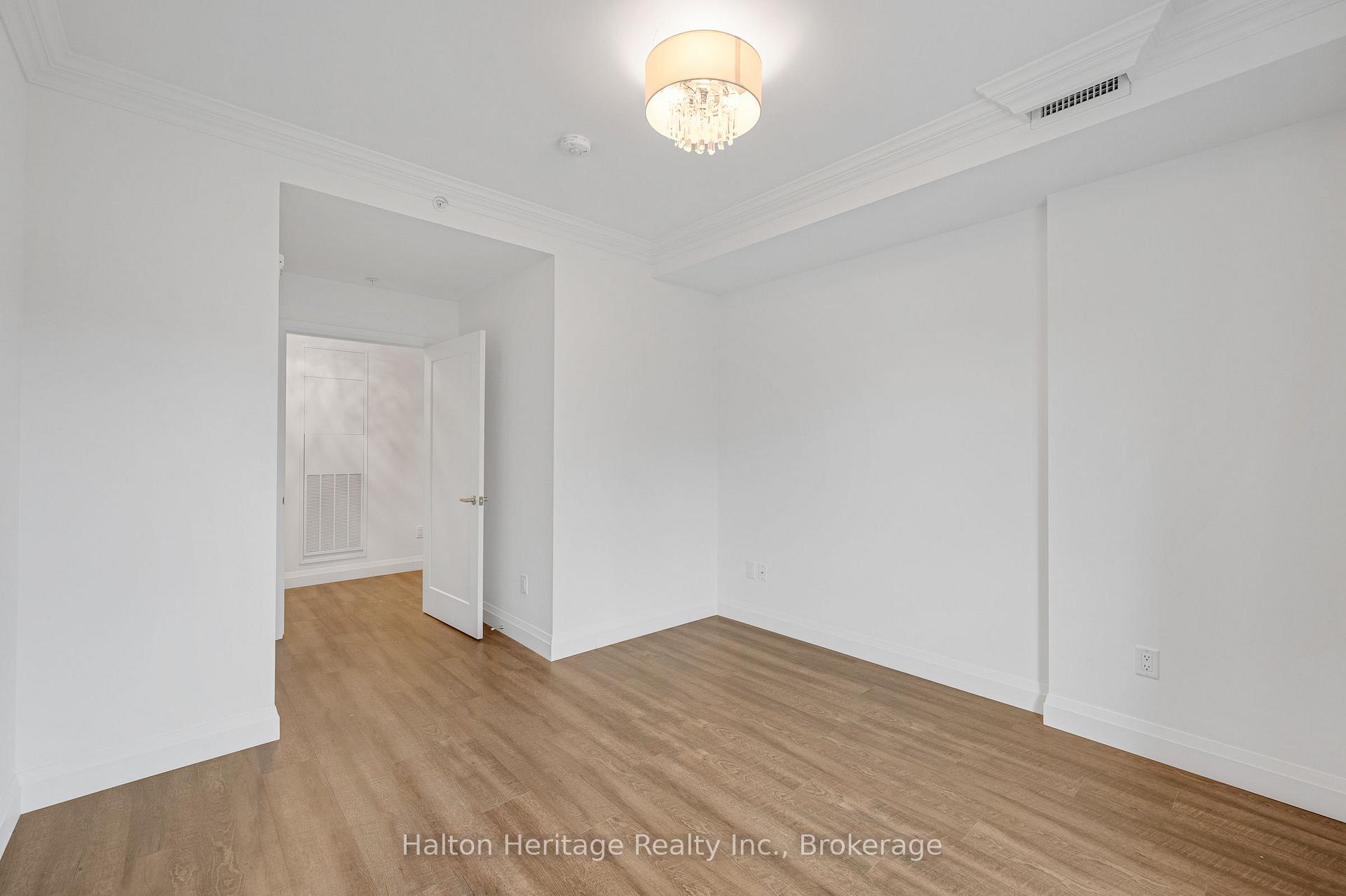 Photo 17 of Unit 313, 30 Hamilton Street S, Hamilton, Waterdown — HOMEH