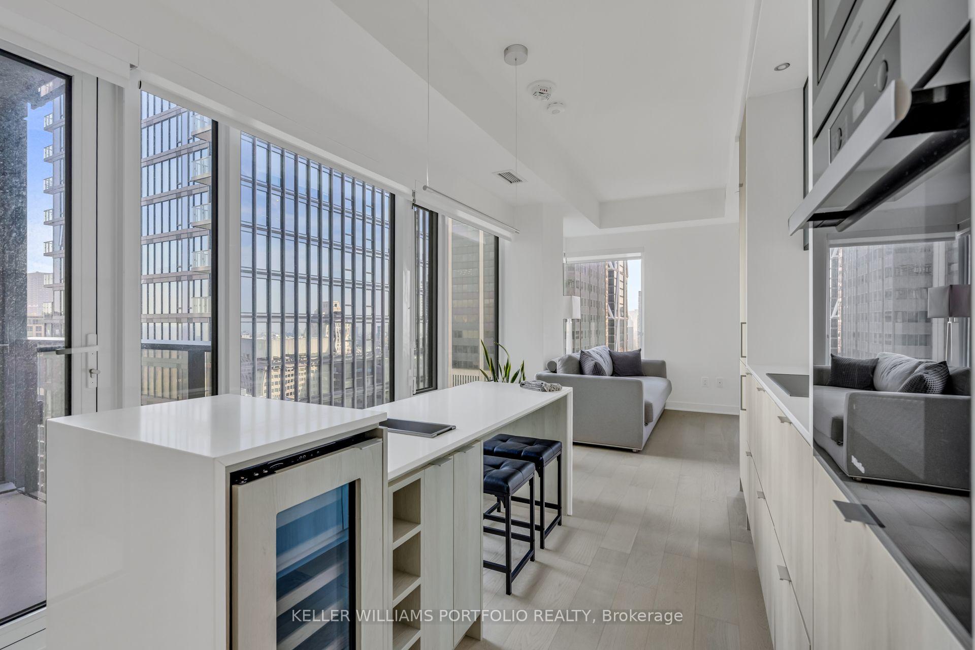 Photo 5 of Unit 2709, 11 Yorkville Avenue, Toronto, The Annex — HOMEH