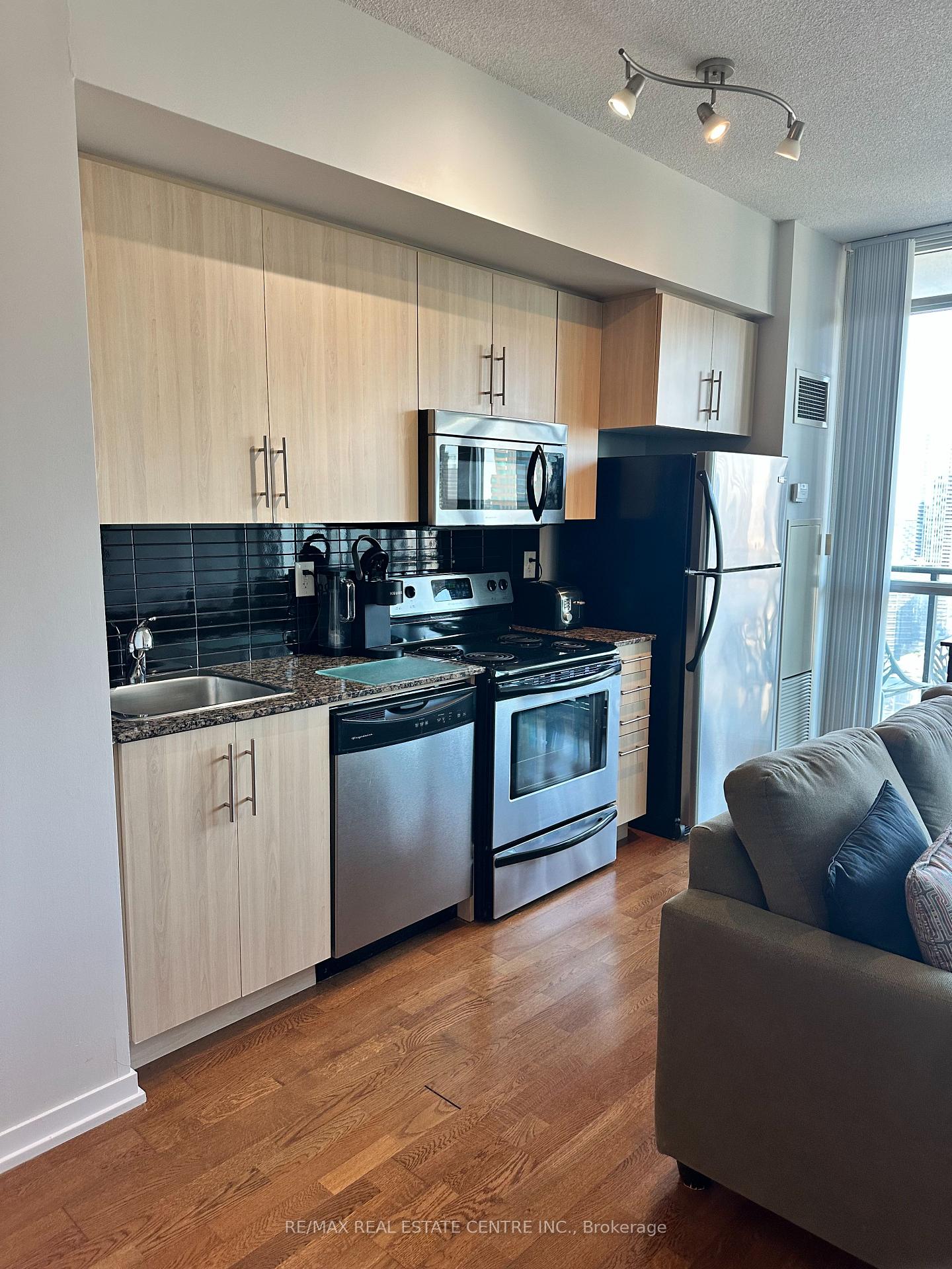 Photo 7 of Unit 4706, 65 Bremner Boulevard, Toronto, Waterfront Communities — HOMEH
