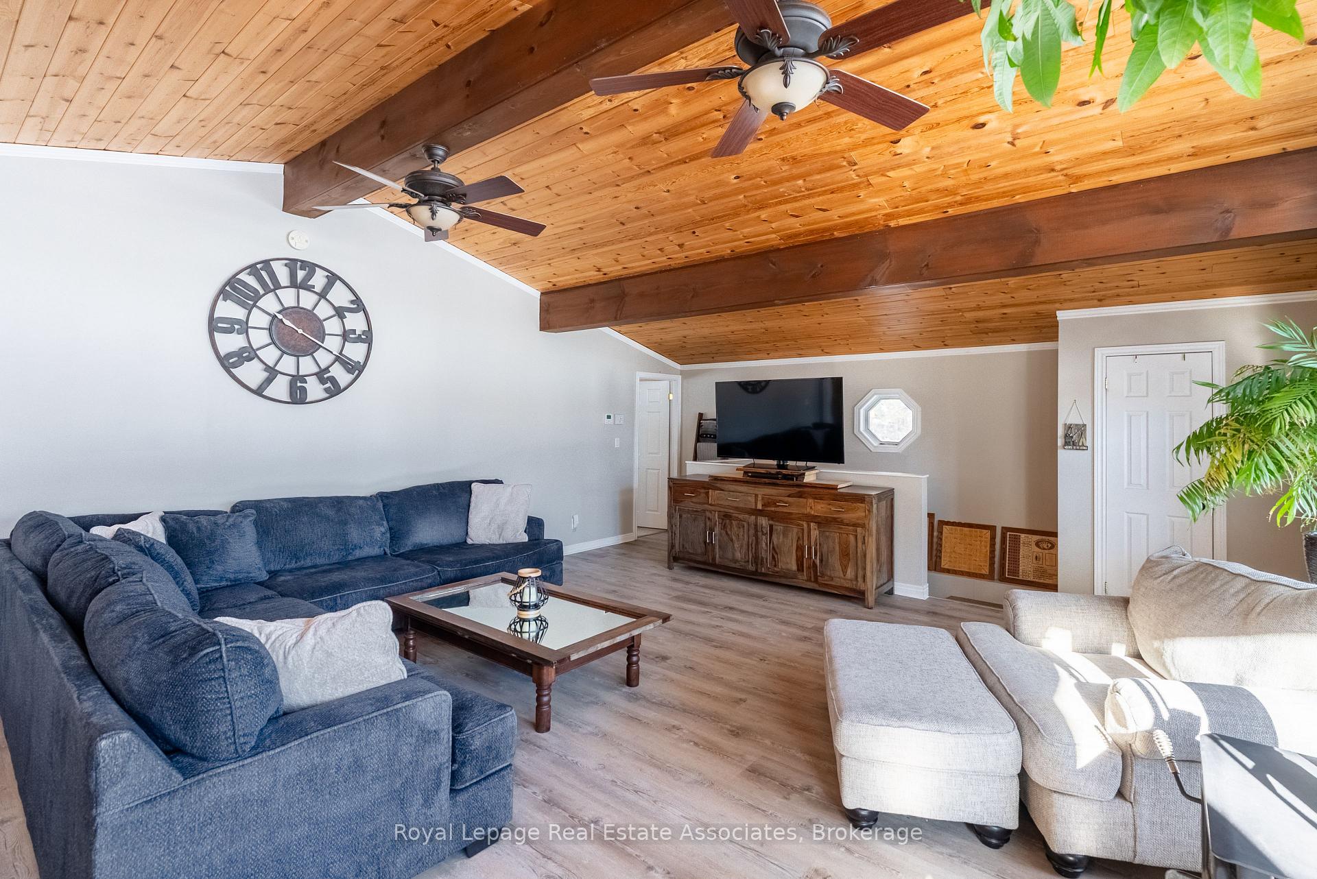 Photo 14 of 196 Circle Road, Hastings Highlands, McClure Ward — HOMEH