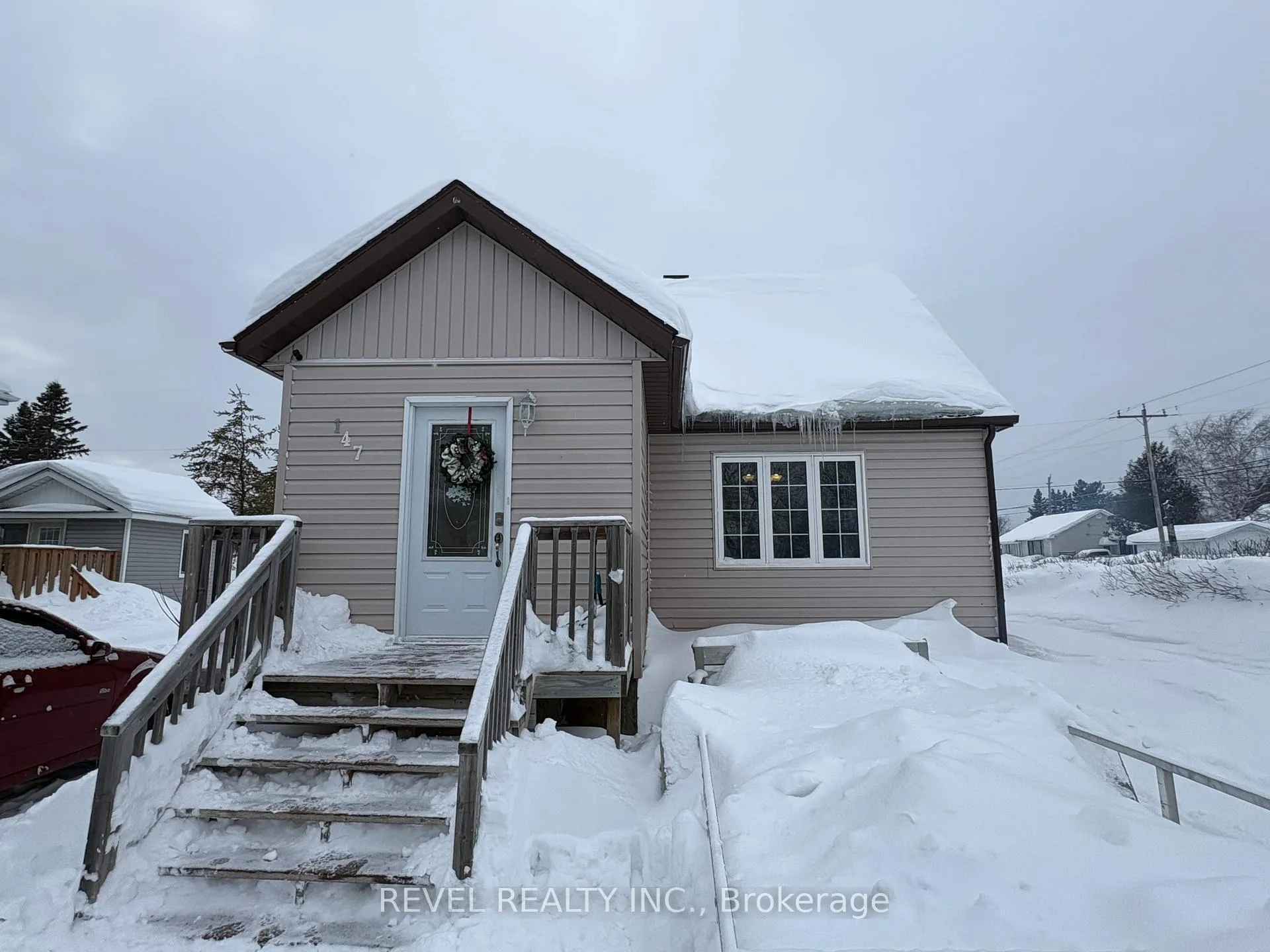 Photo 1 of 147 Fifteenth Avenue, Cochrane — HOMEH