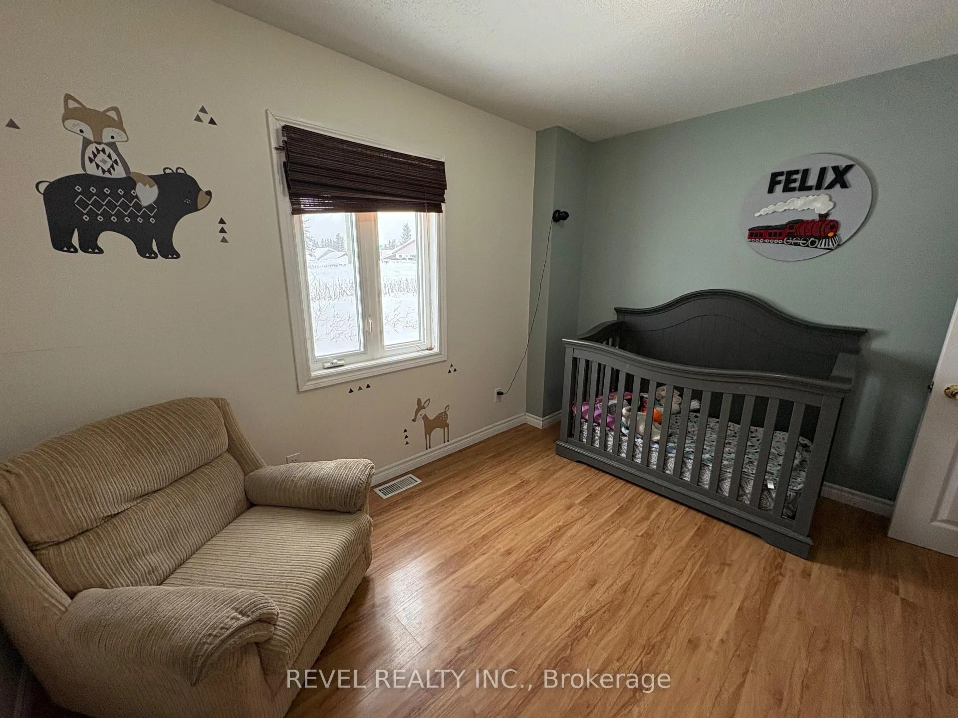 Photo 24 of 147 Fifteenth Avenue, Cochrane — HOMEH