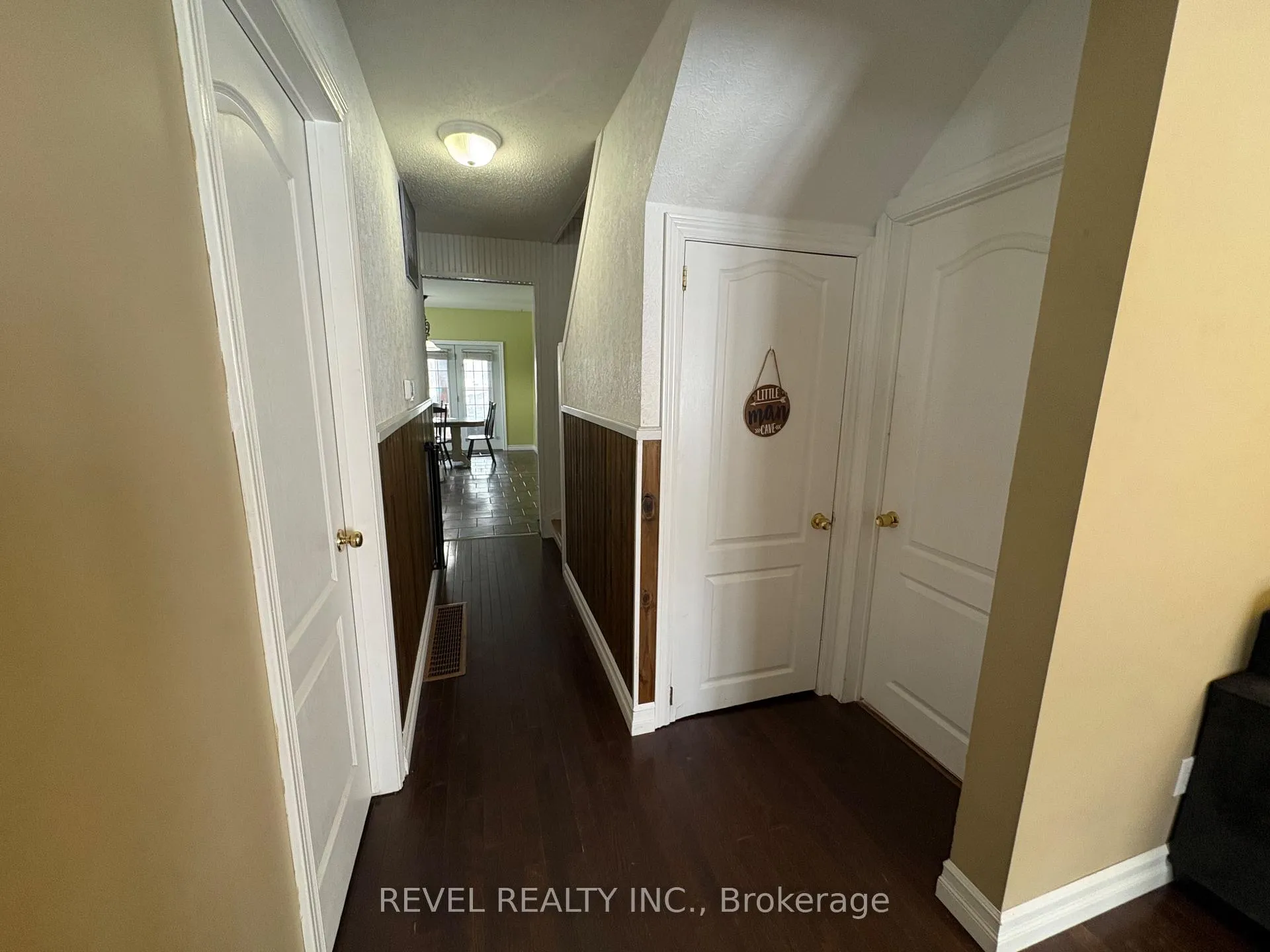 Photo 26 of 147 Fifteenth Avenue, Cochrane — HOMEH