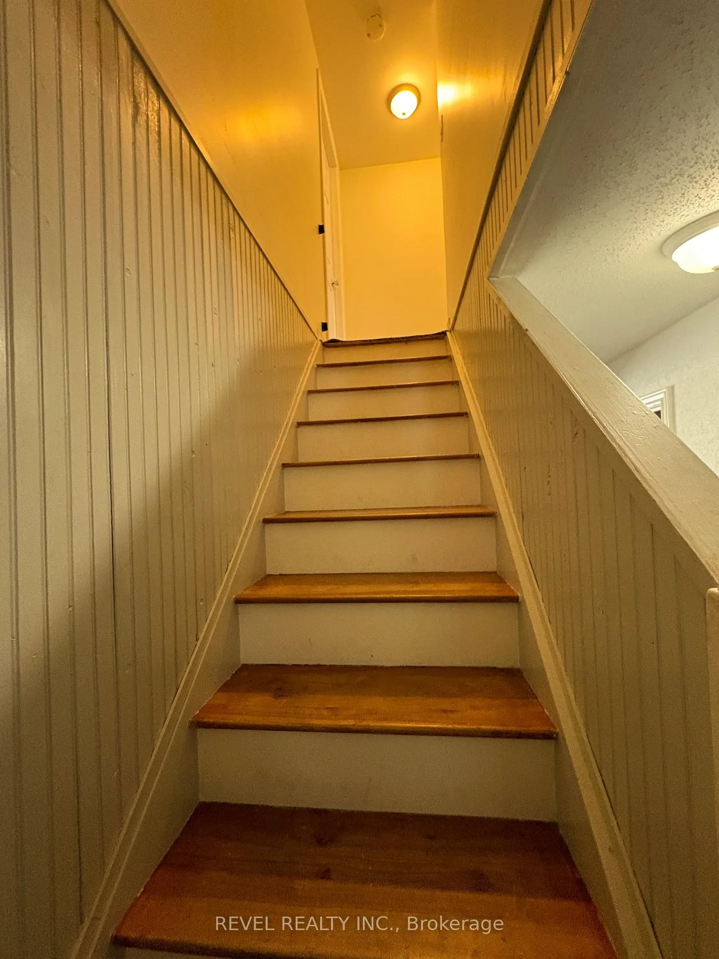 Photo 27 of 147 Fifteenth Avenue, Cochrane — HOMEH