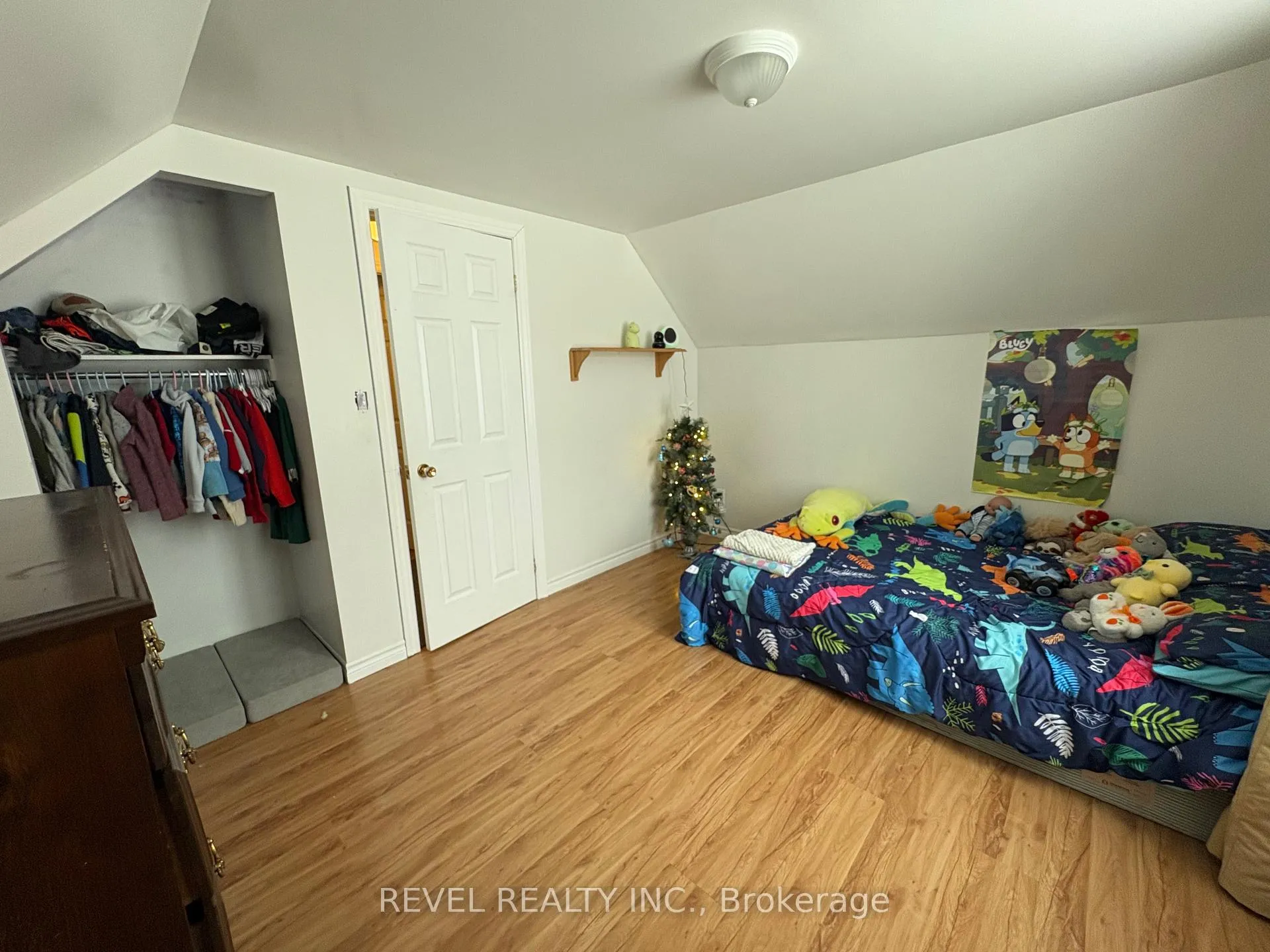 Photo 28 of 147 Fifteenth Avenue, Cochrane — HOMEH