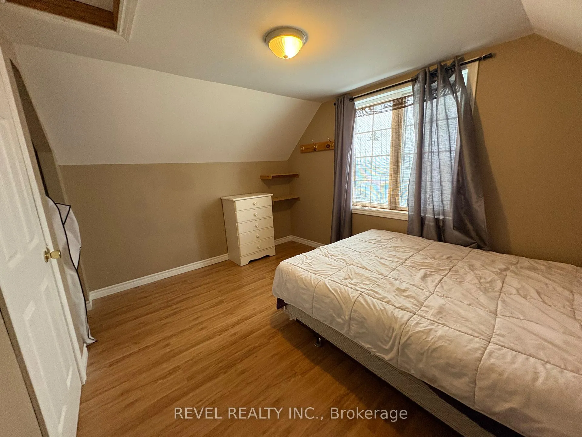 Photo 30 of 147 Fifteenth Avenue, Cochrane — HOMEH