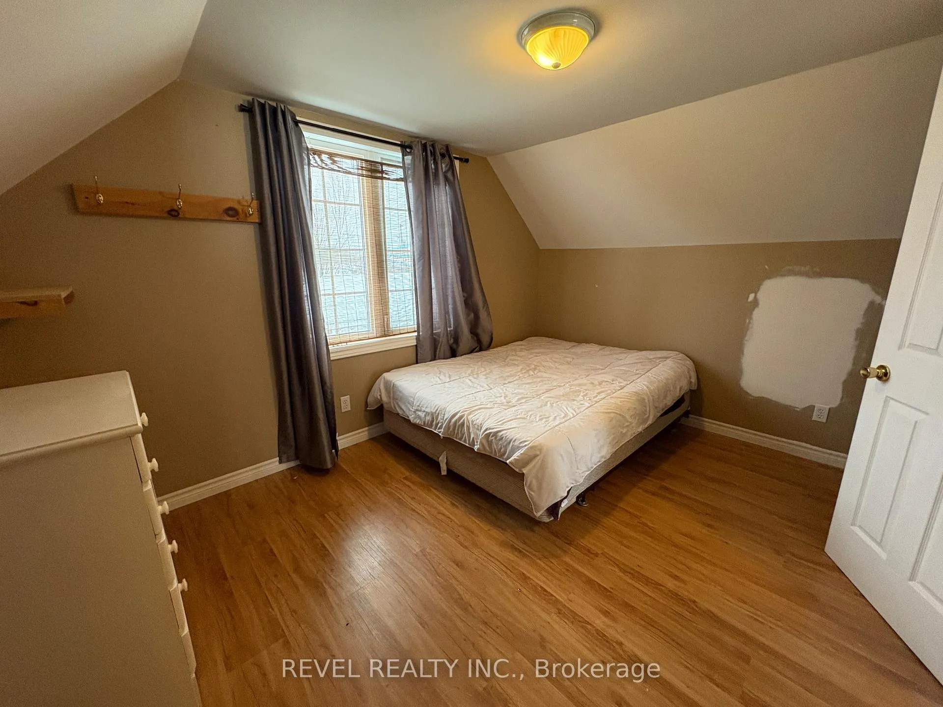Photo 31 of 147 Fifteenth Avenue, Cochrane — HOMEH