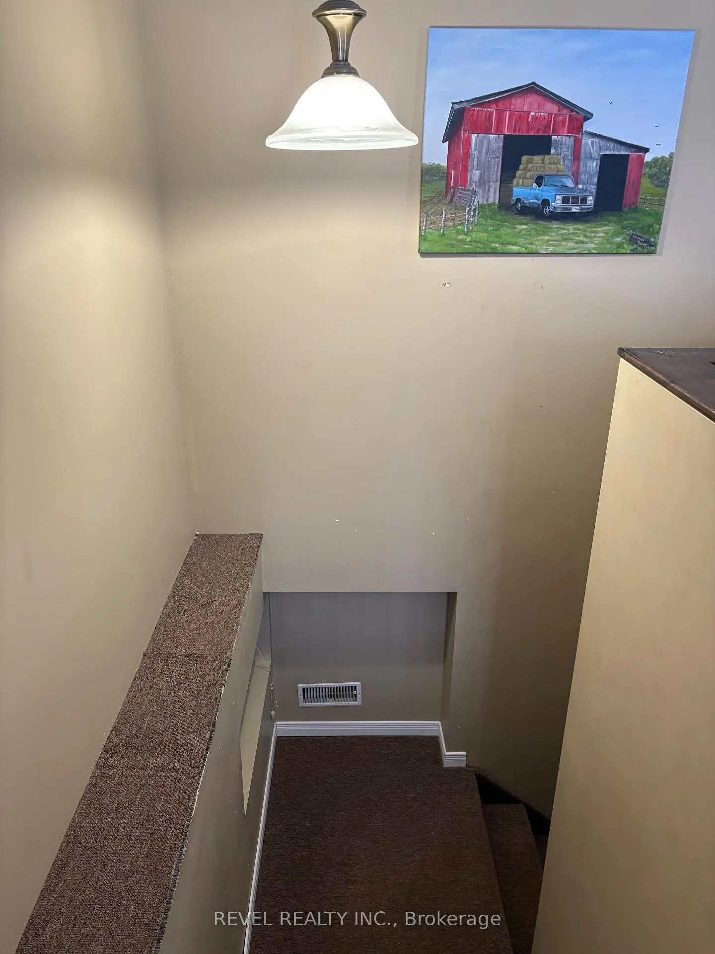 Photo 32 of 147 Fifteenth Avenue, Cochrane — HOMEH
