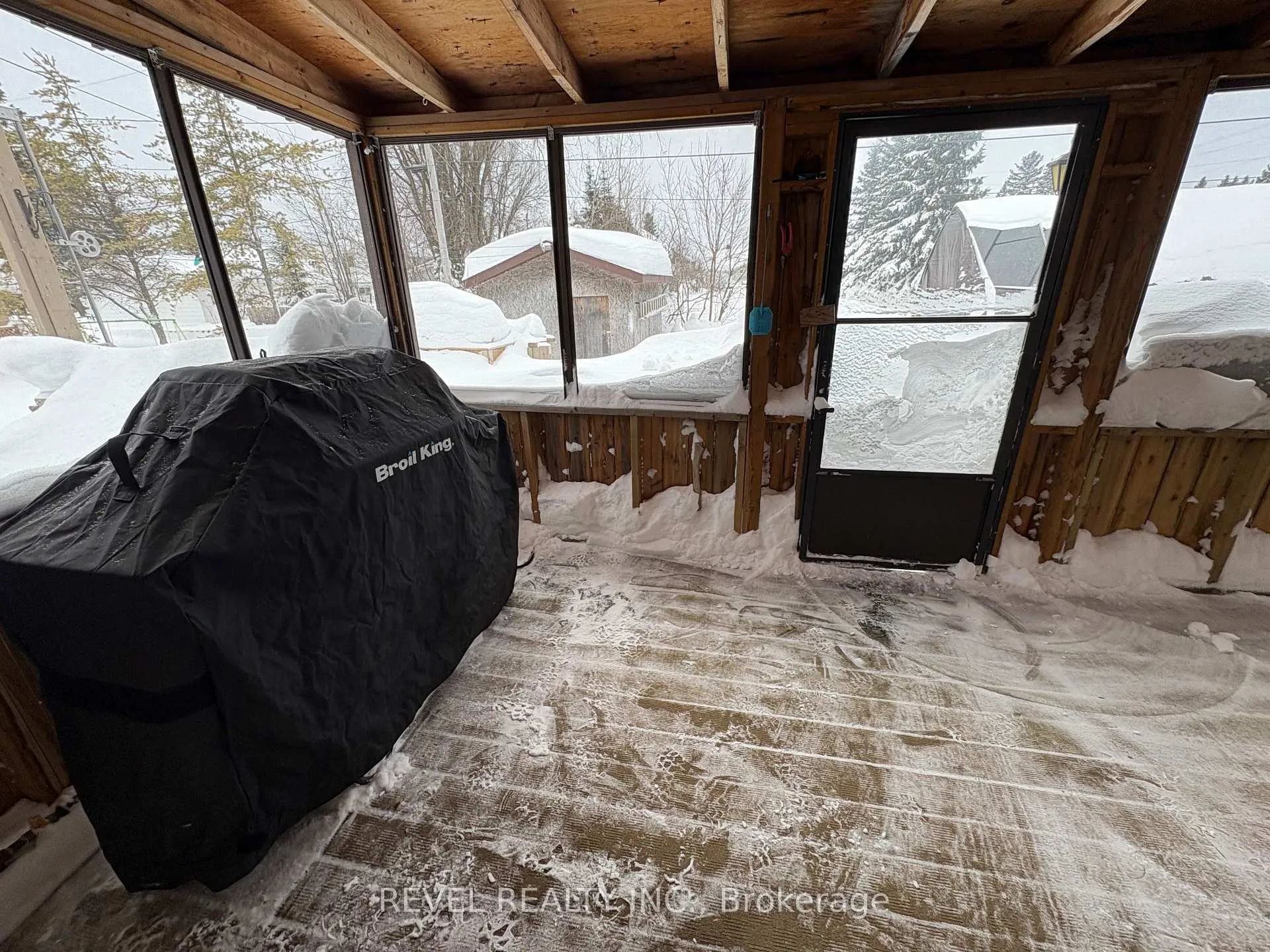 Photo 39 of 147 Fifteenth Avenue, Cochrane — HOMEH