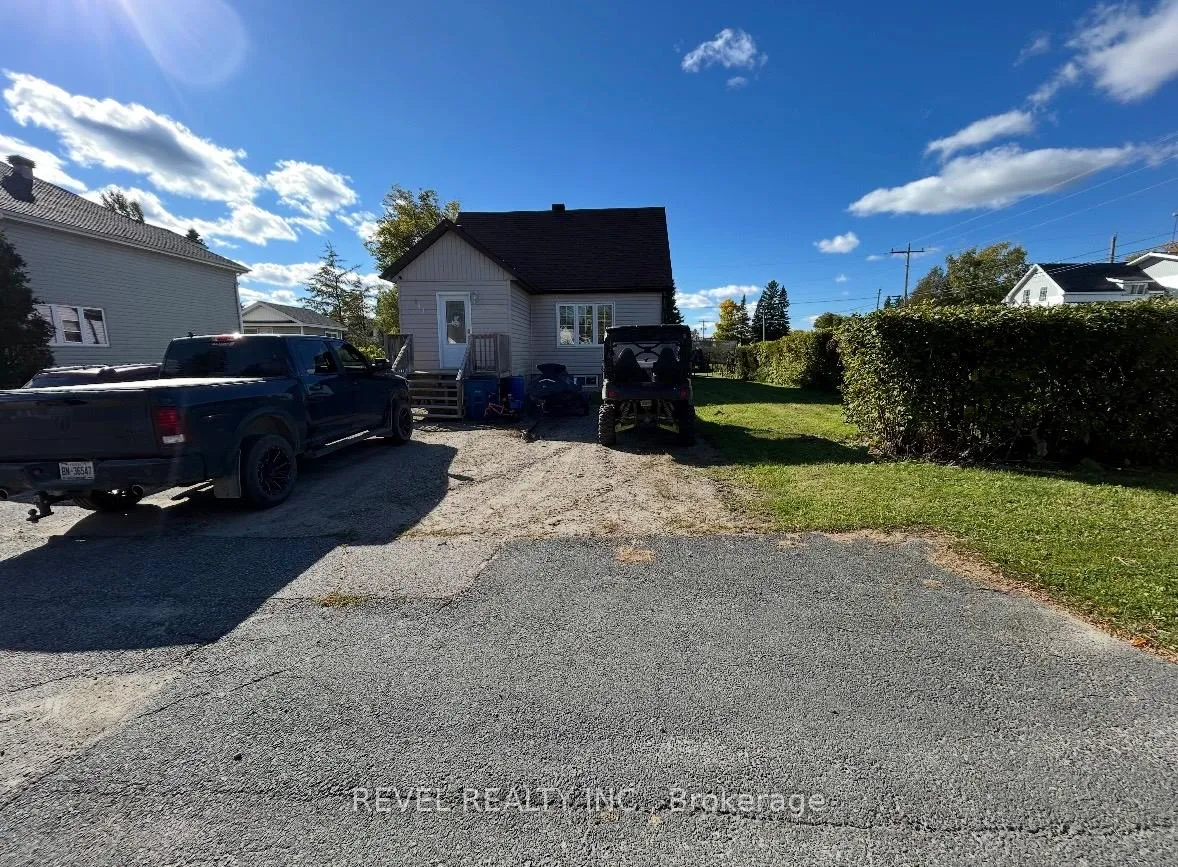 Photo 42 of 147 Fifteenth Avenue, Cochrane — HOMEH